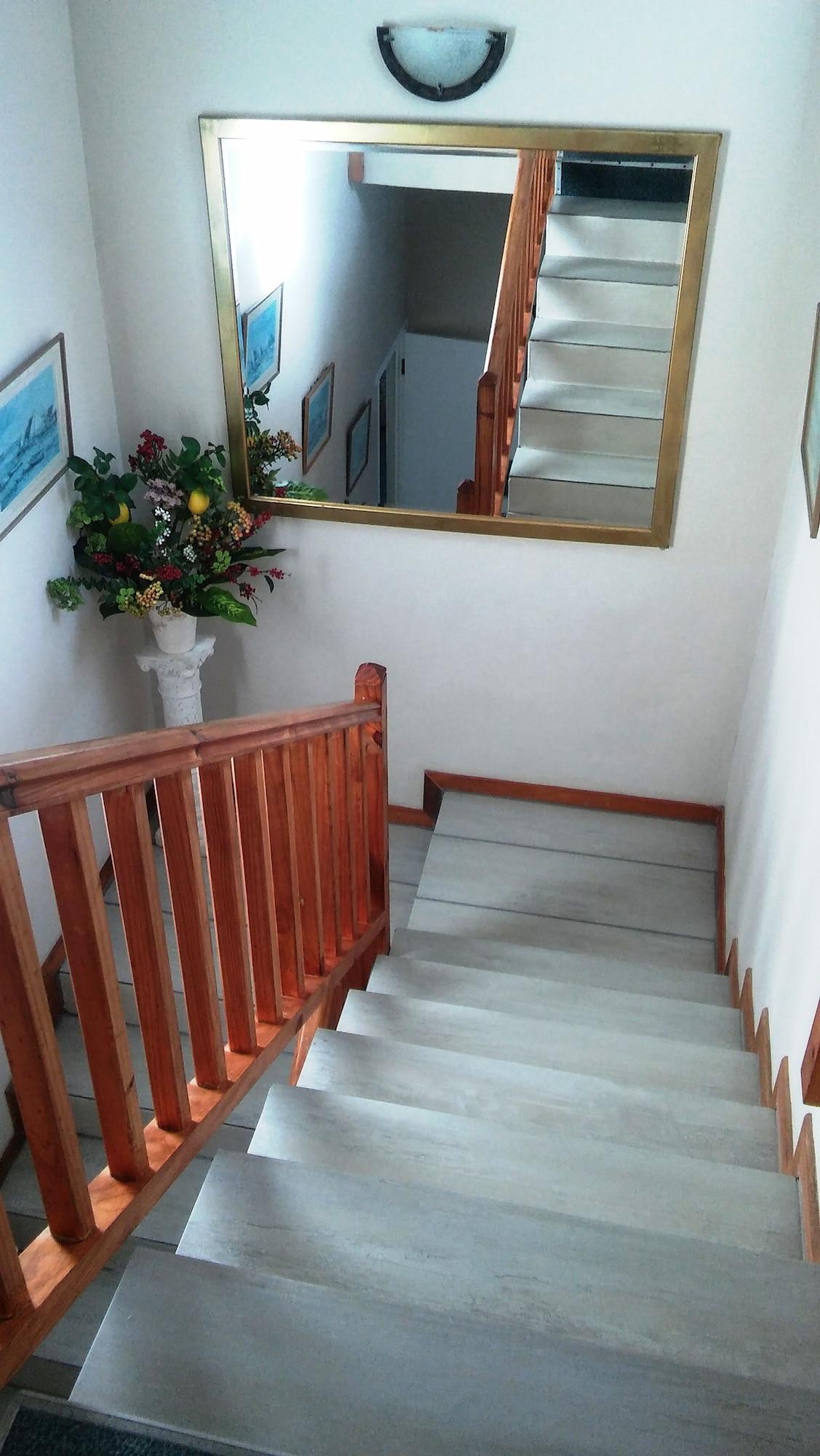 Varios Whale Watchers Inn