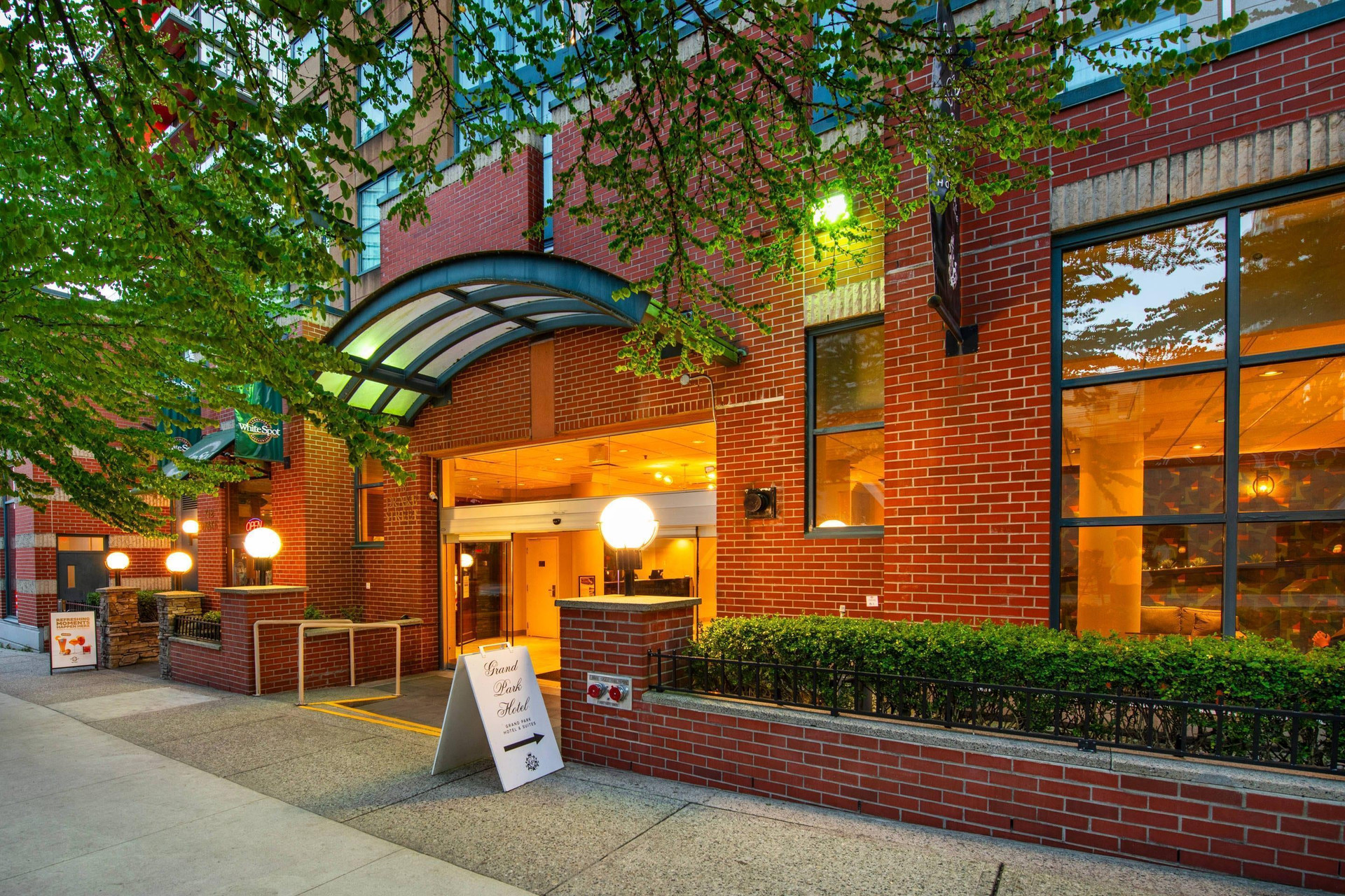 Vista Exterior Grand Park Hotel & Suites Downtown Vancouver, an Ascend Collection Hotel