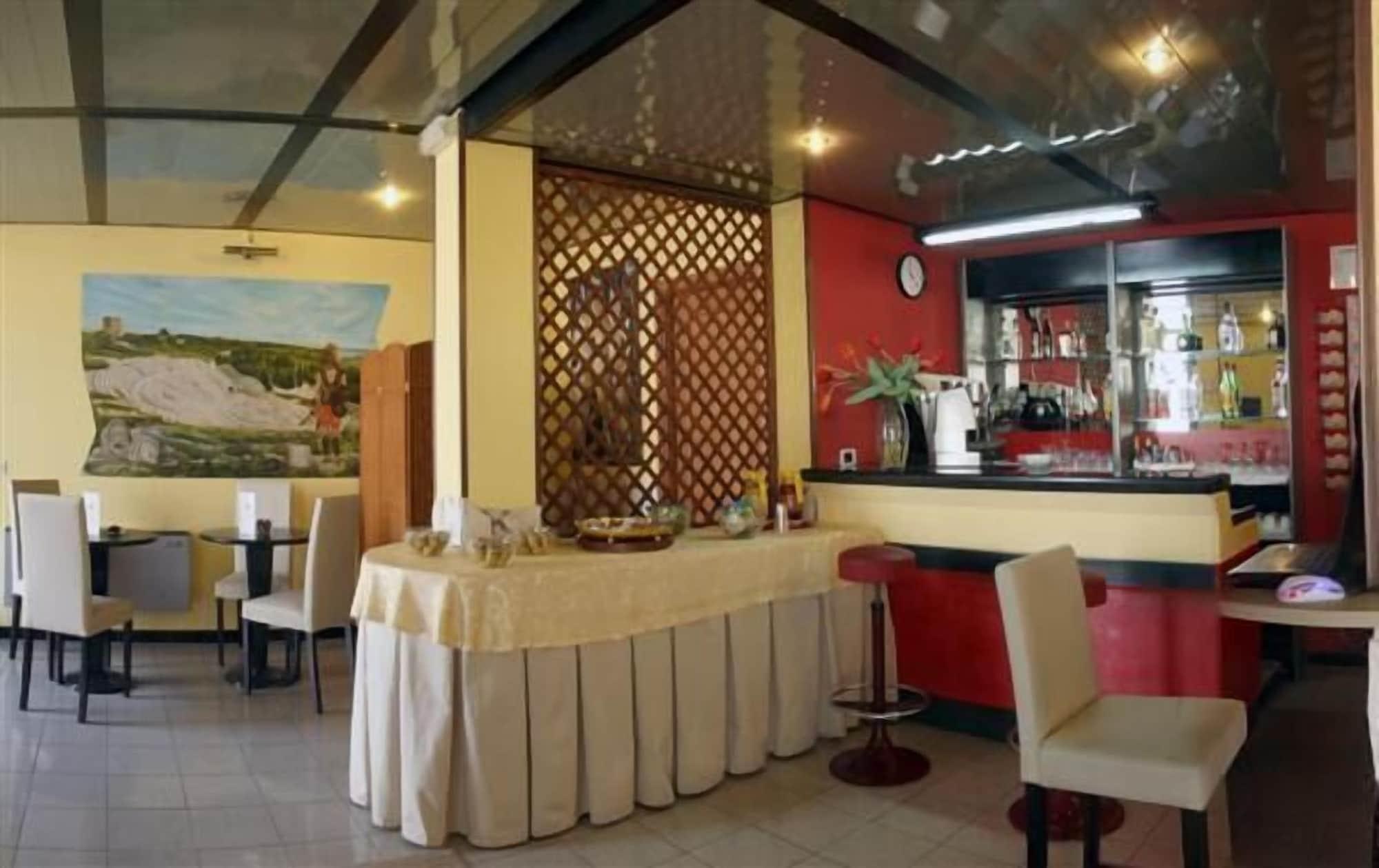 Bar/Salón Hotel Como