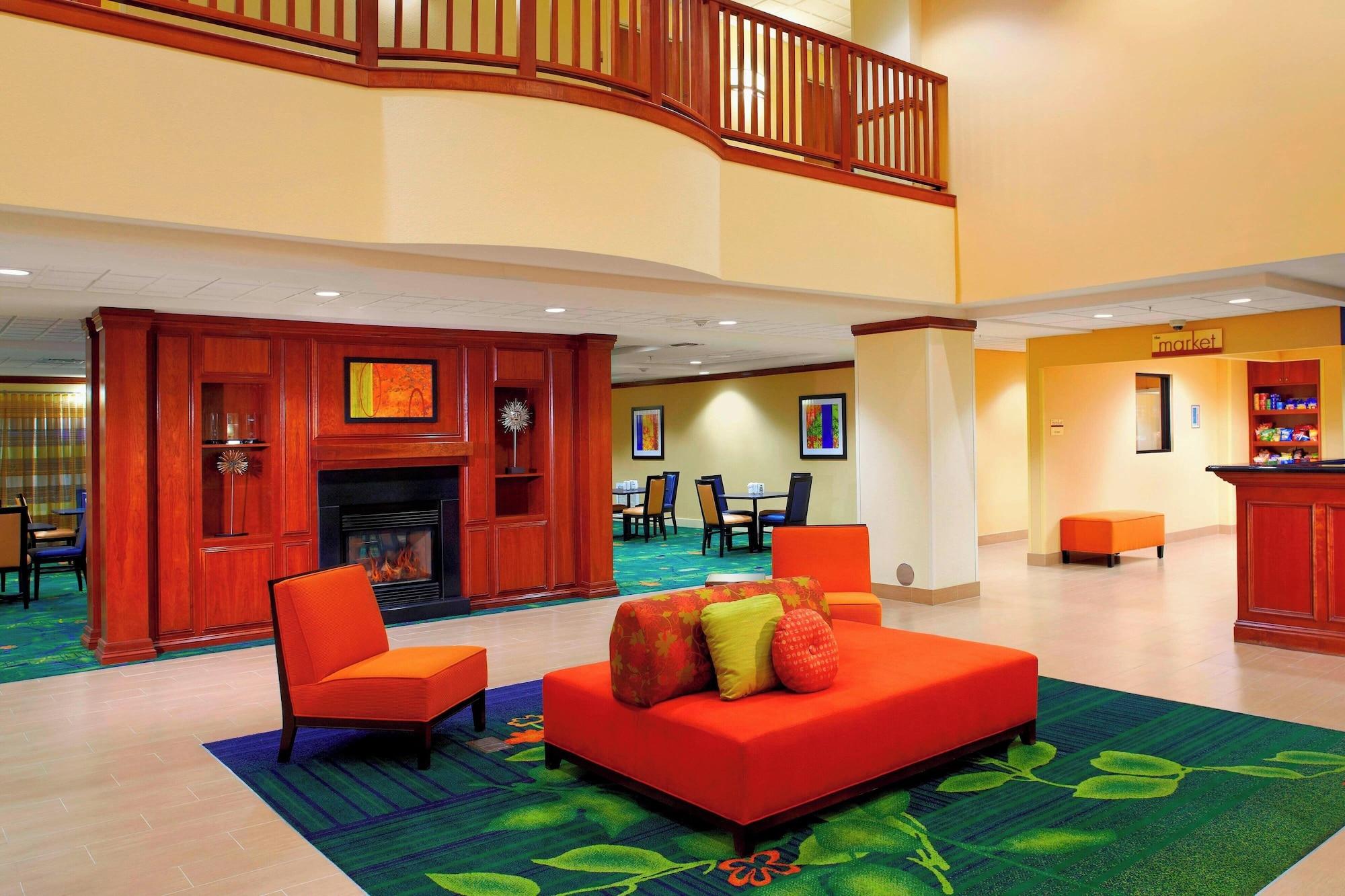 Vista Lobby Fairfield Inn & Suites by Marriott Phoenix Midtown