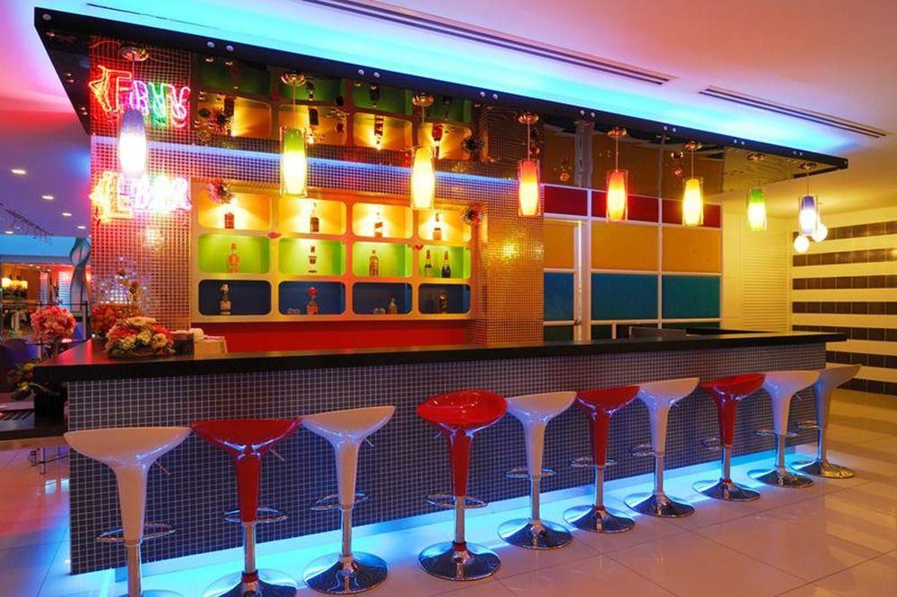 Bar/Salón V-One Hotel Korat