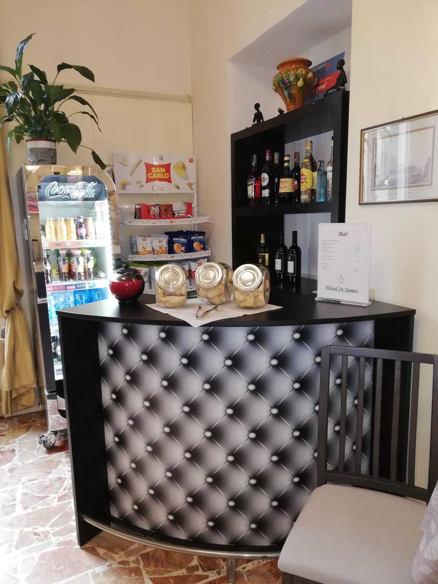 Bar/Salón Hotel St. James