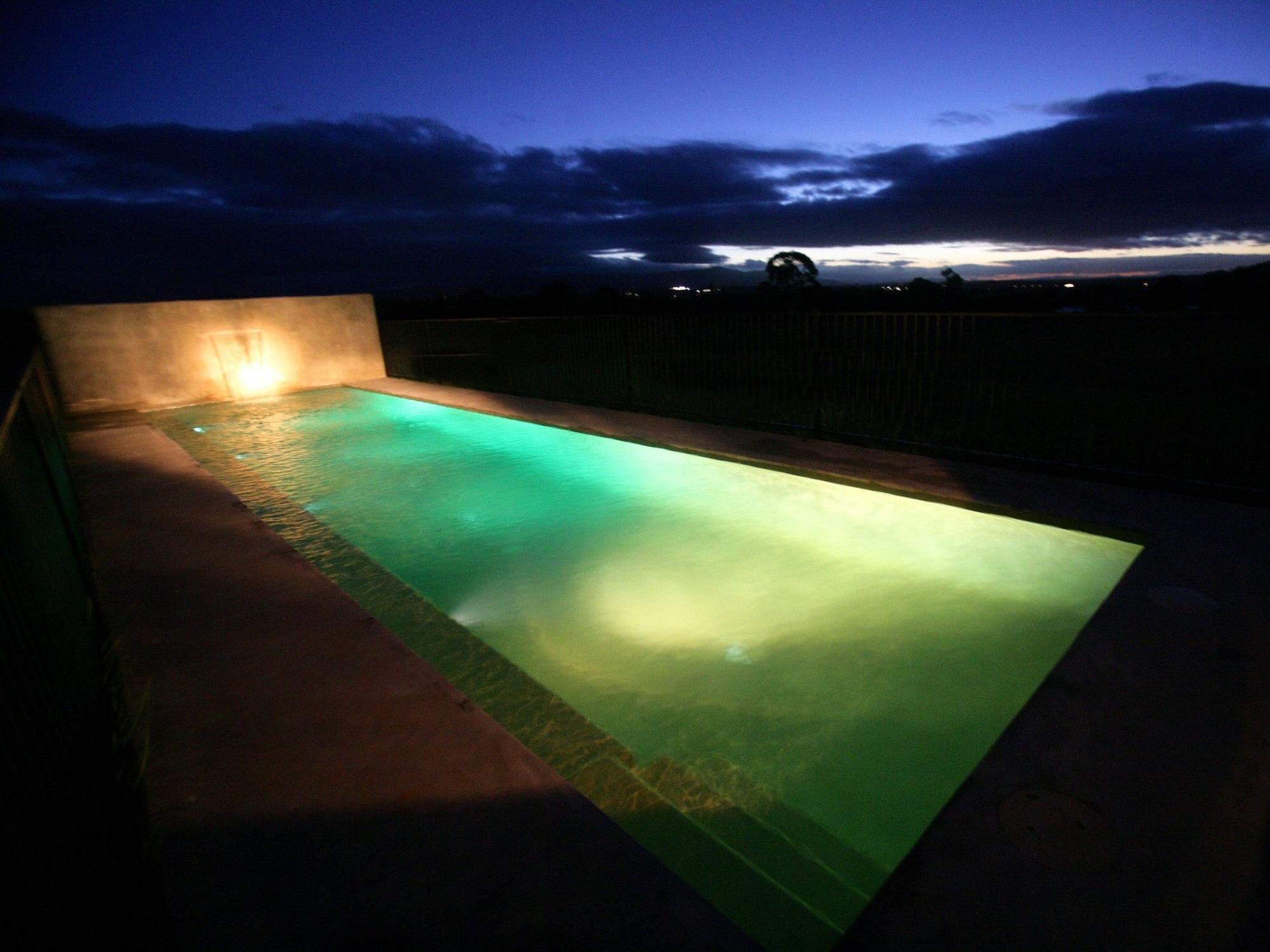 Varios Tonic Hotel