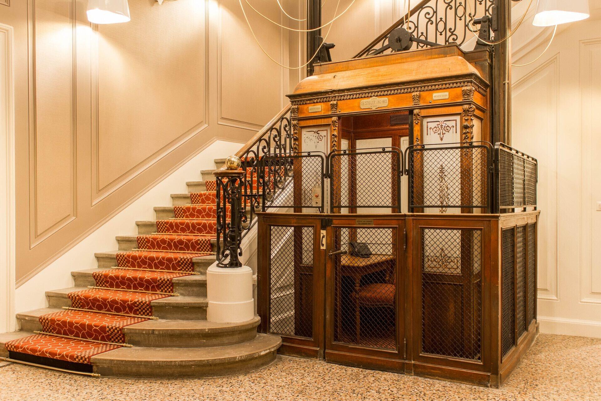 Vista Lobby Hôtel Oceania Le Métropole Montpellier