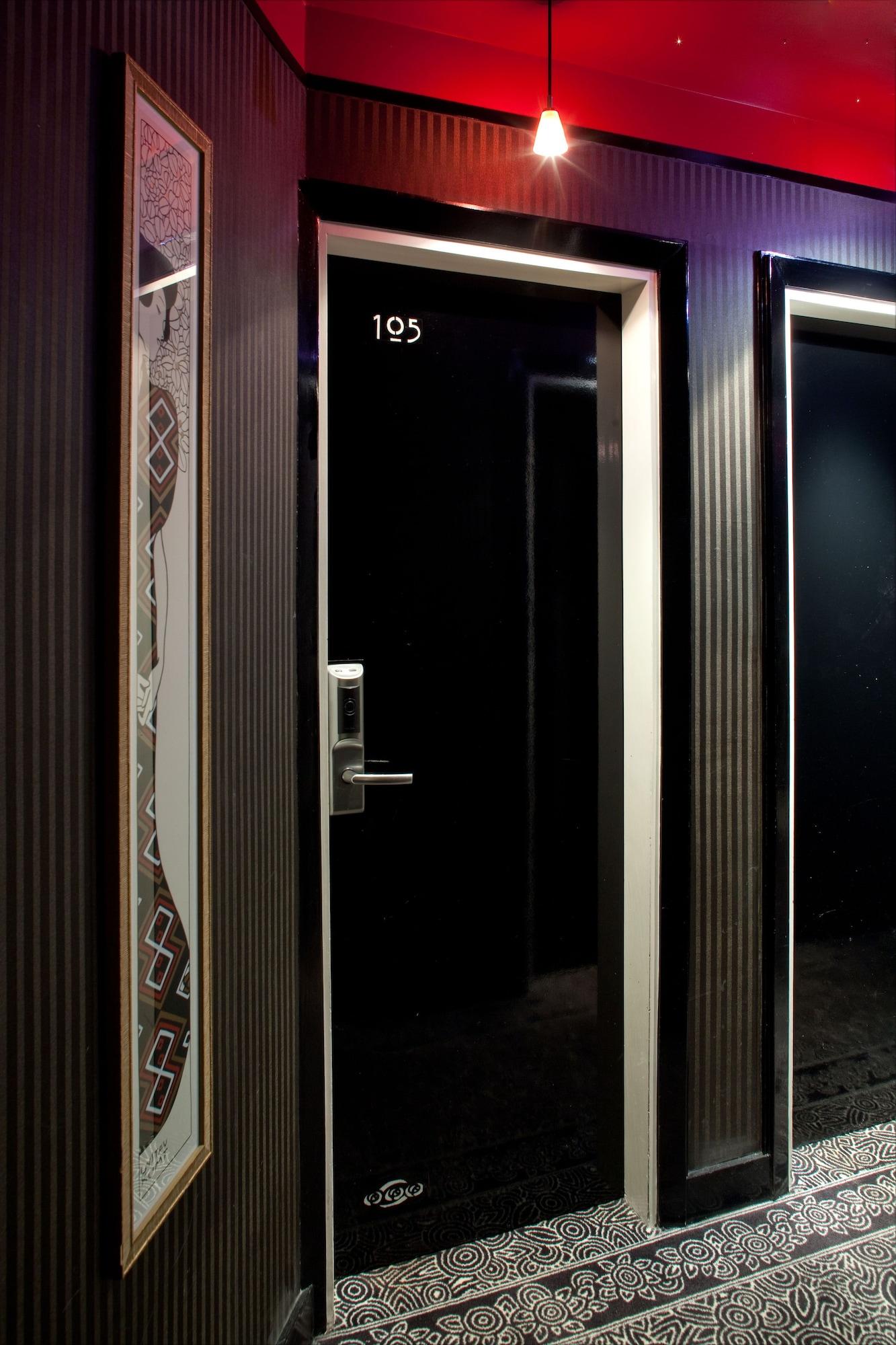 Varios Hotel Eiffel Seine