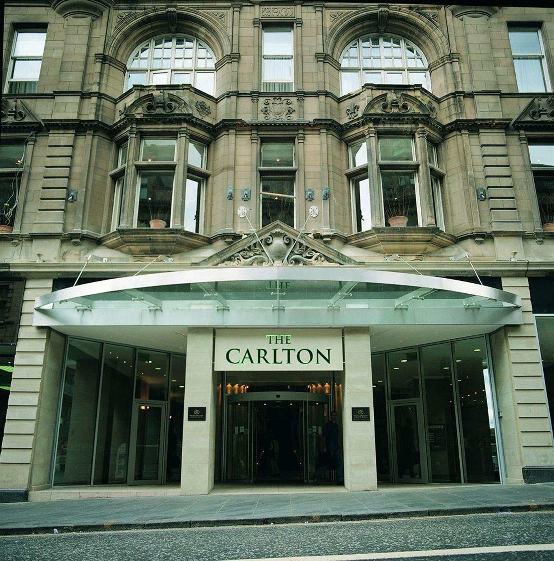 Vista da fachada The Carlton Hotel