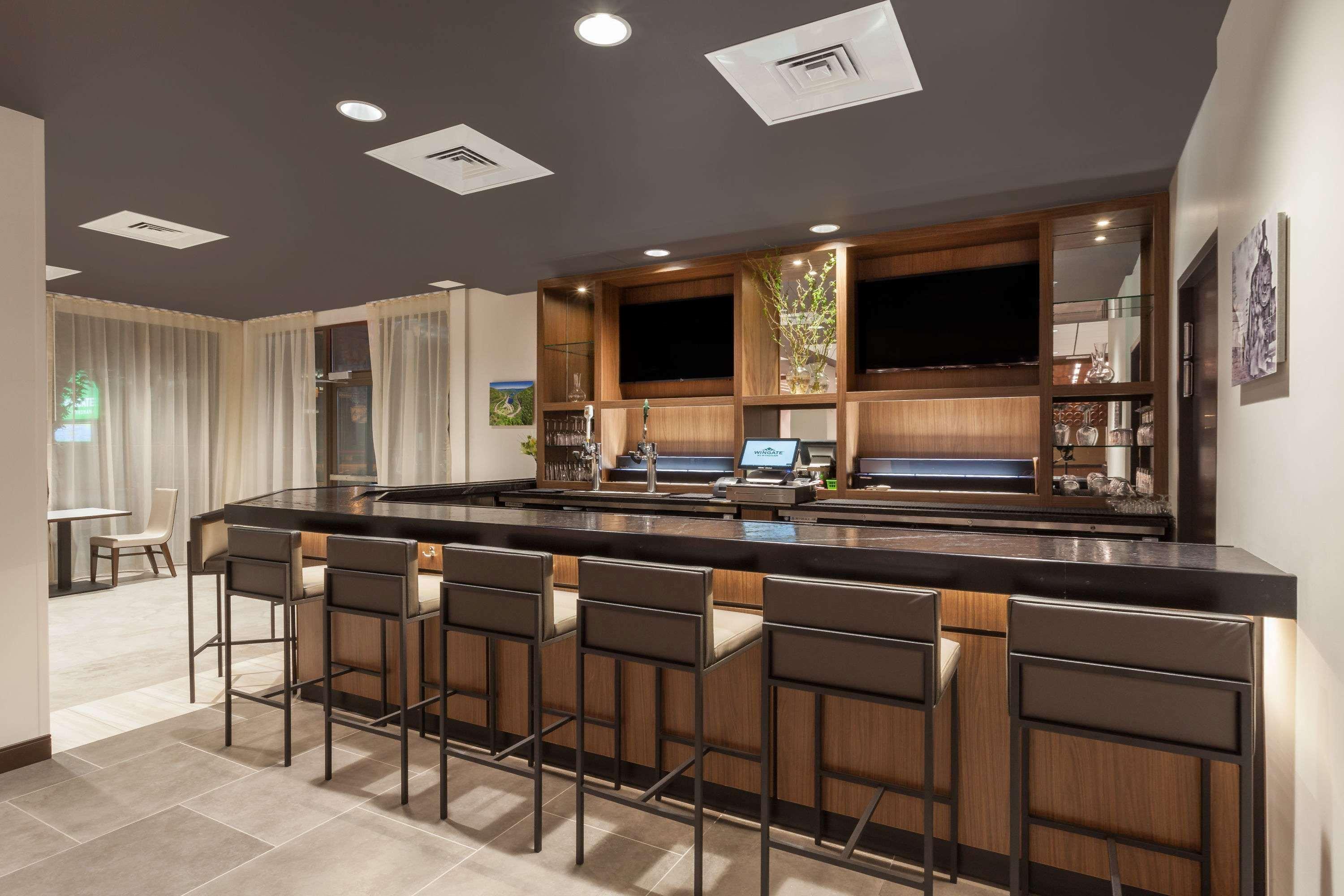 Bar/Salón Wingate By Wyndham Altoona Downtown/Medical Center