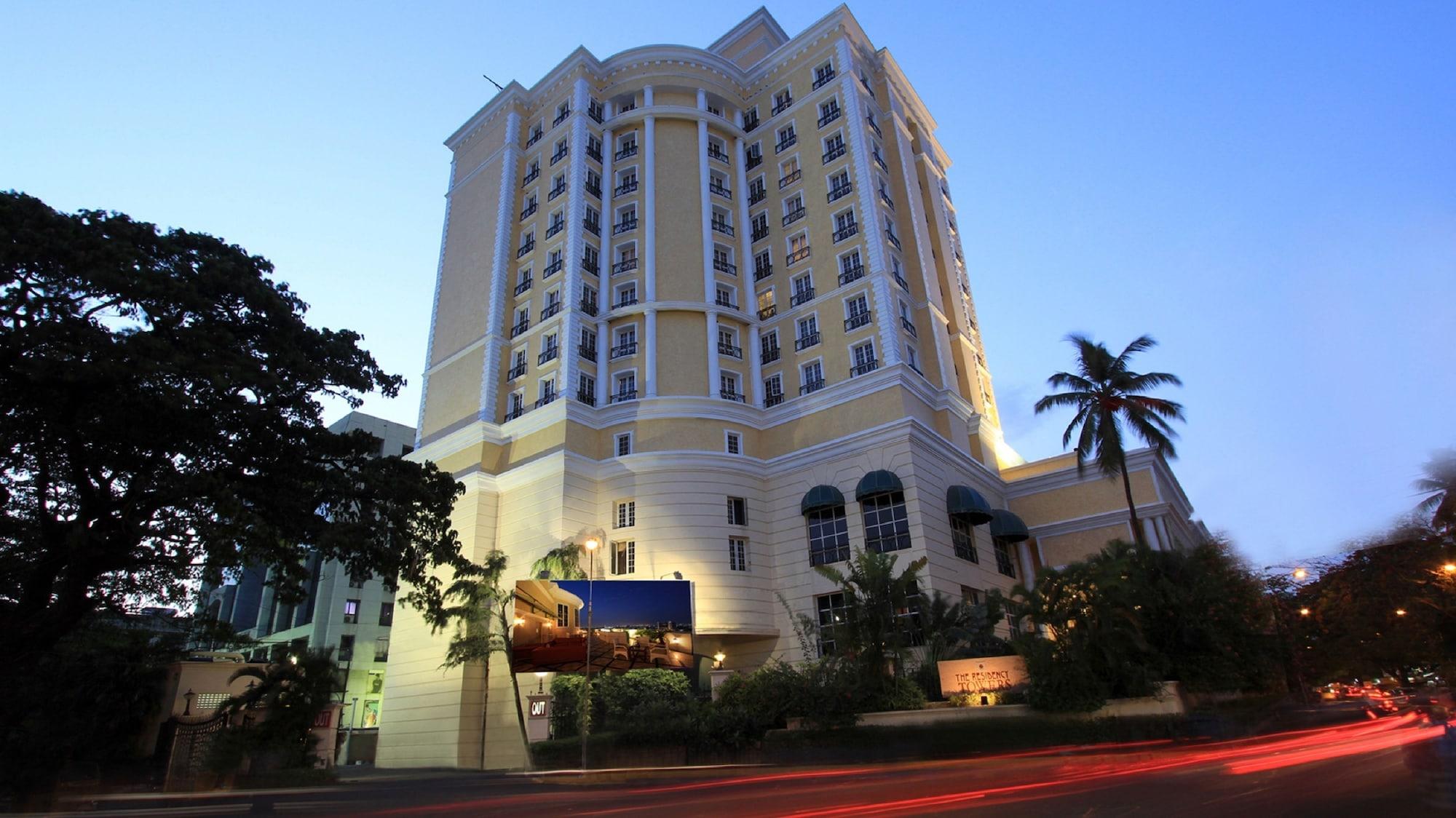 Vista Exterior The Residency Towers