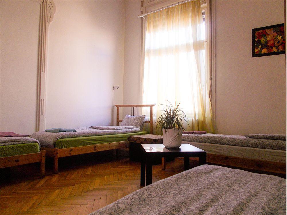 Vista Exterior Gaia Astoria