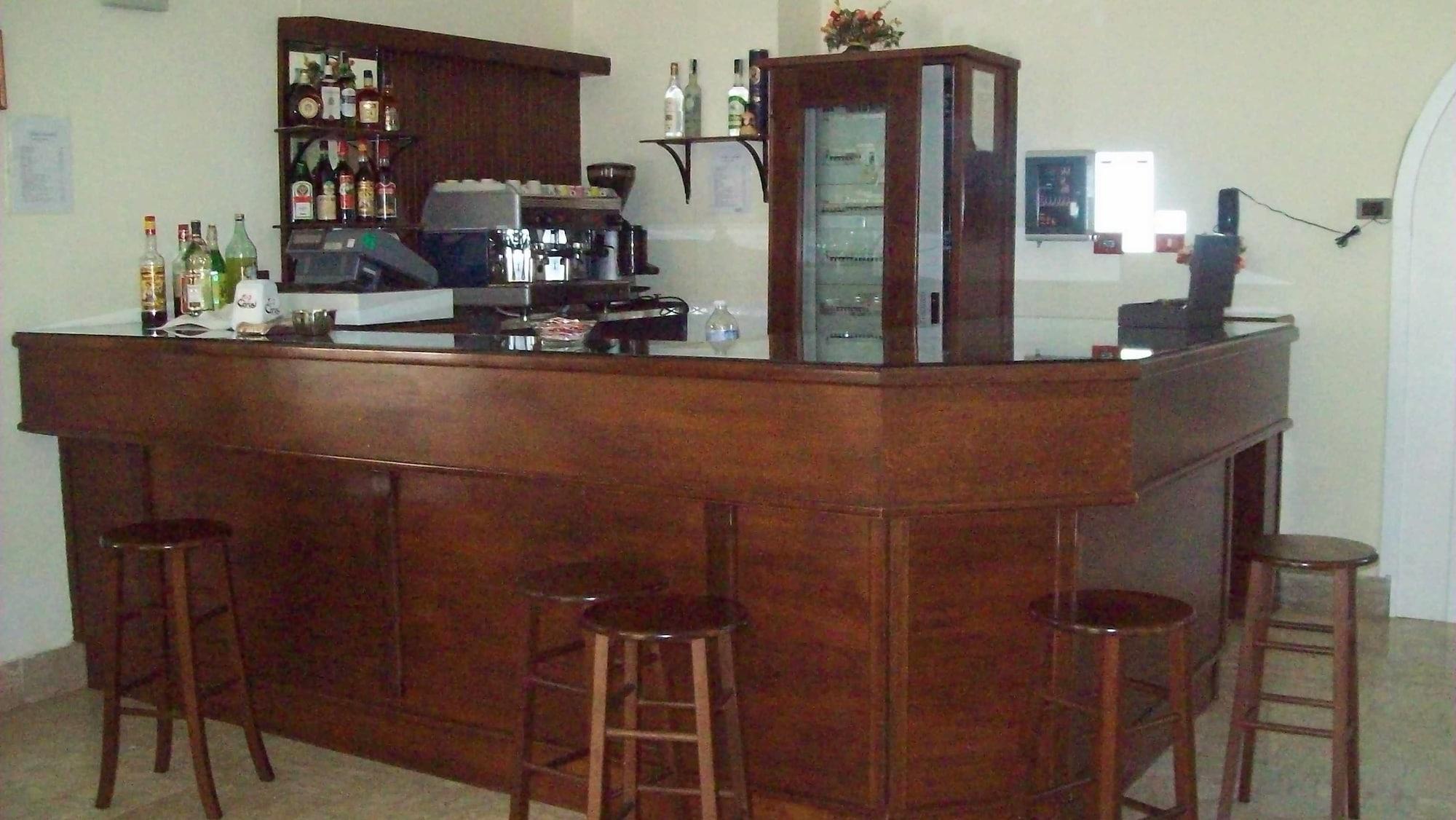 Bar/Salón Hotel Calabria