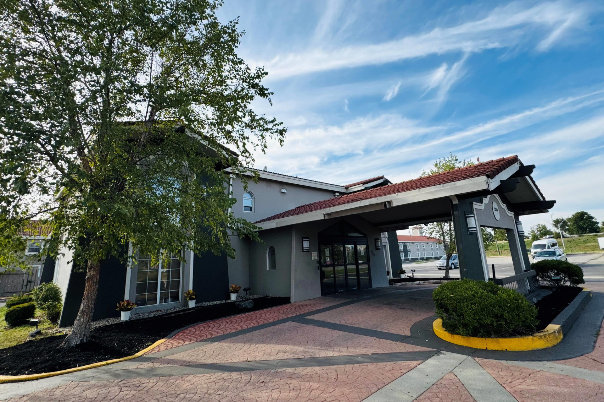 Vista Exterior Baymont by Wyndham Indianapolis Airport Lynhurst