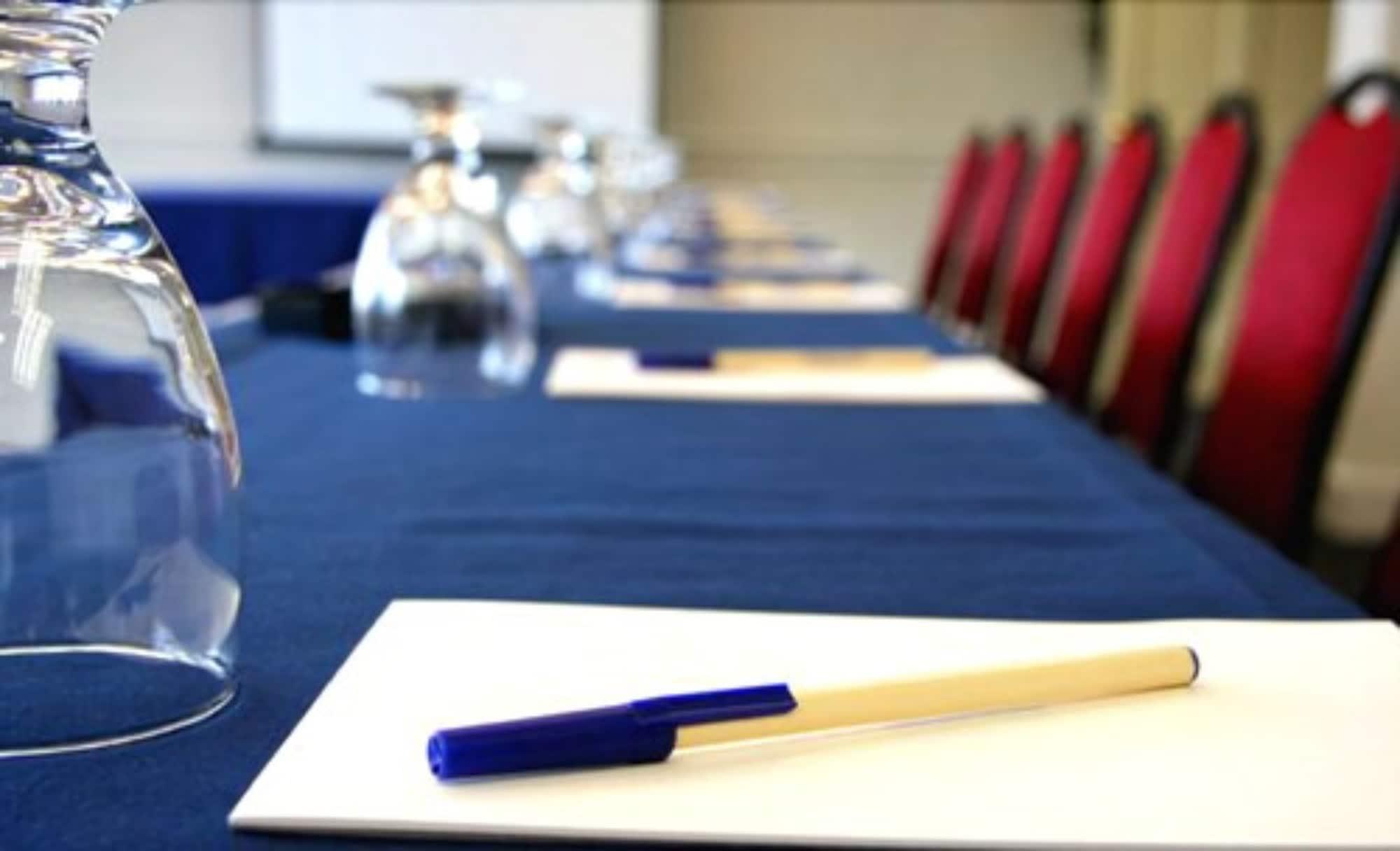 Sala de Reuniones LE H - Hôtel & Restaurant