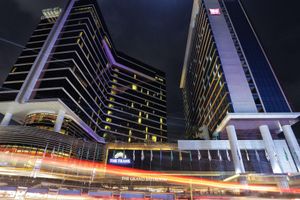 Alojamiento - The Trans Luxury Hotel