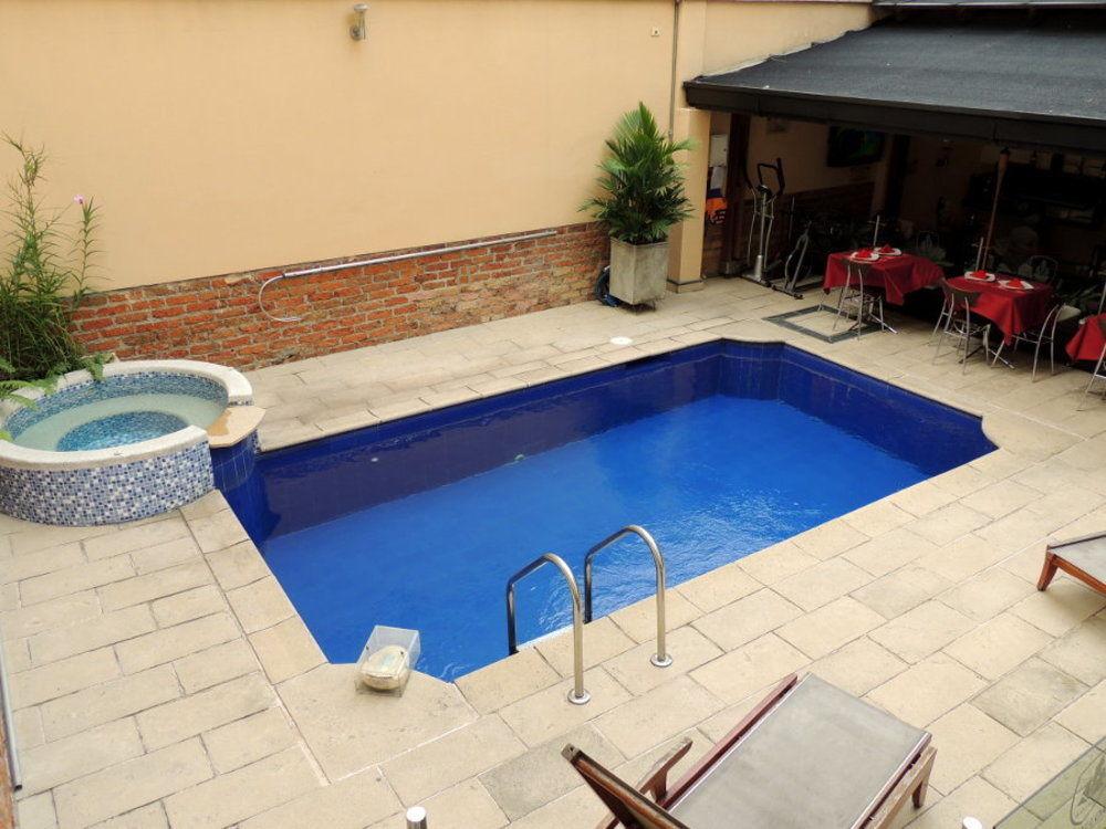 Vista Piscina Hotel Casa Farallones