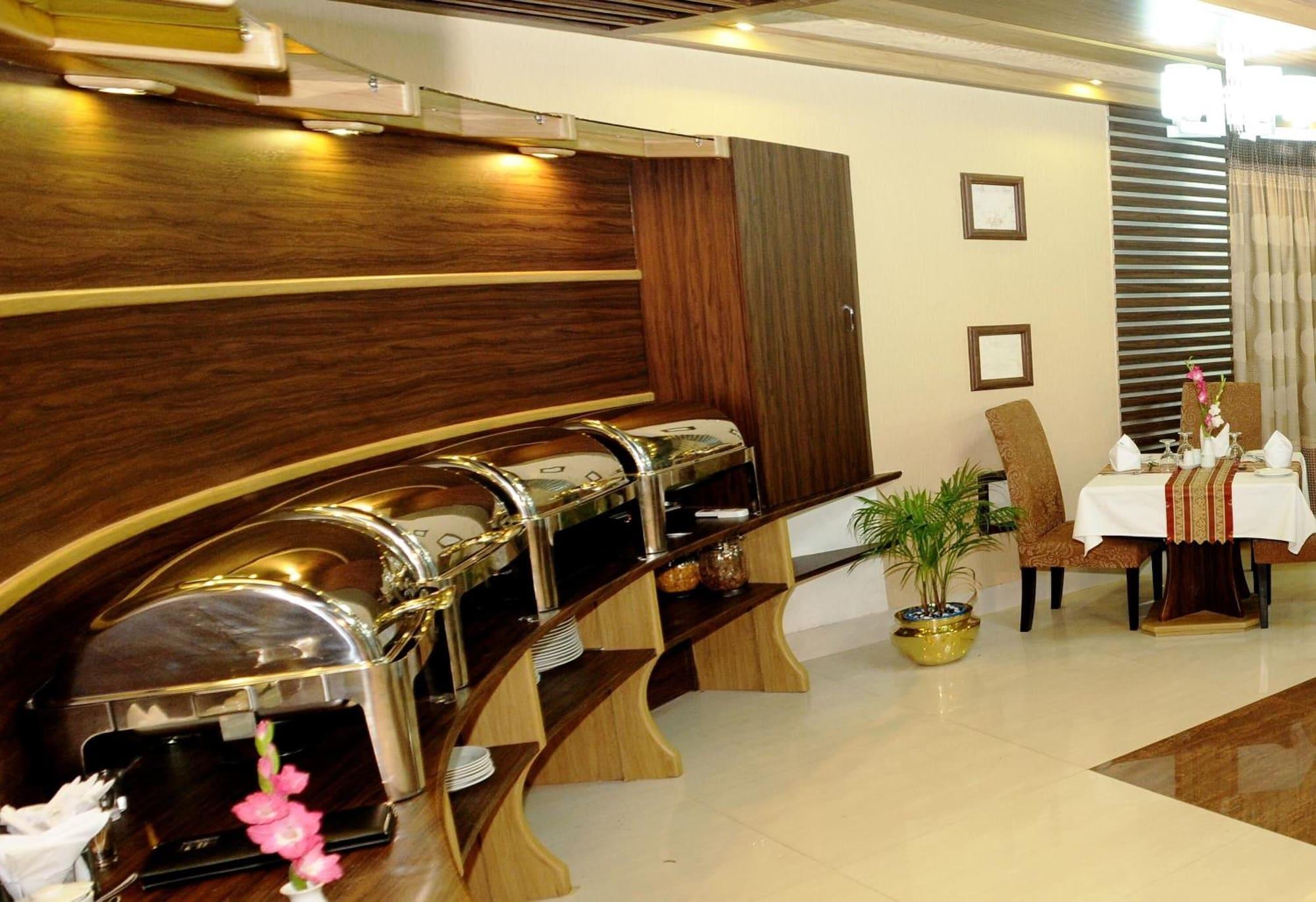 Restaurant Marino Hotel Uttara