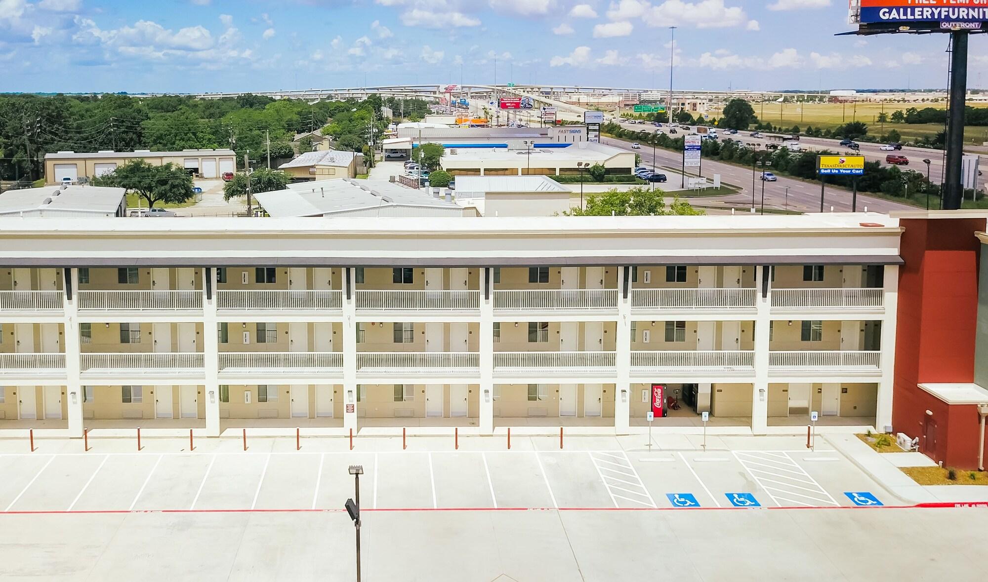 Vista Exterior Palacio Royale Inn Boutique Katy
