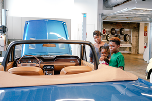 Actividad - Entrada al Edge Motor Museum