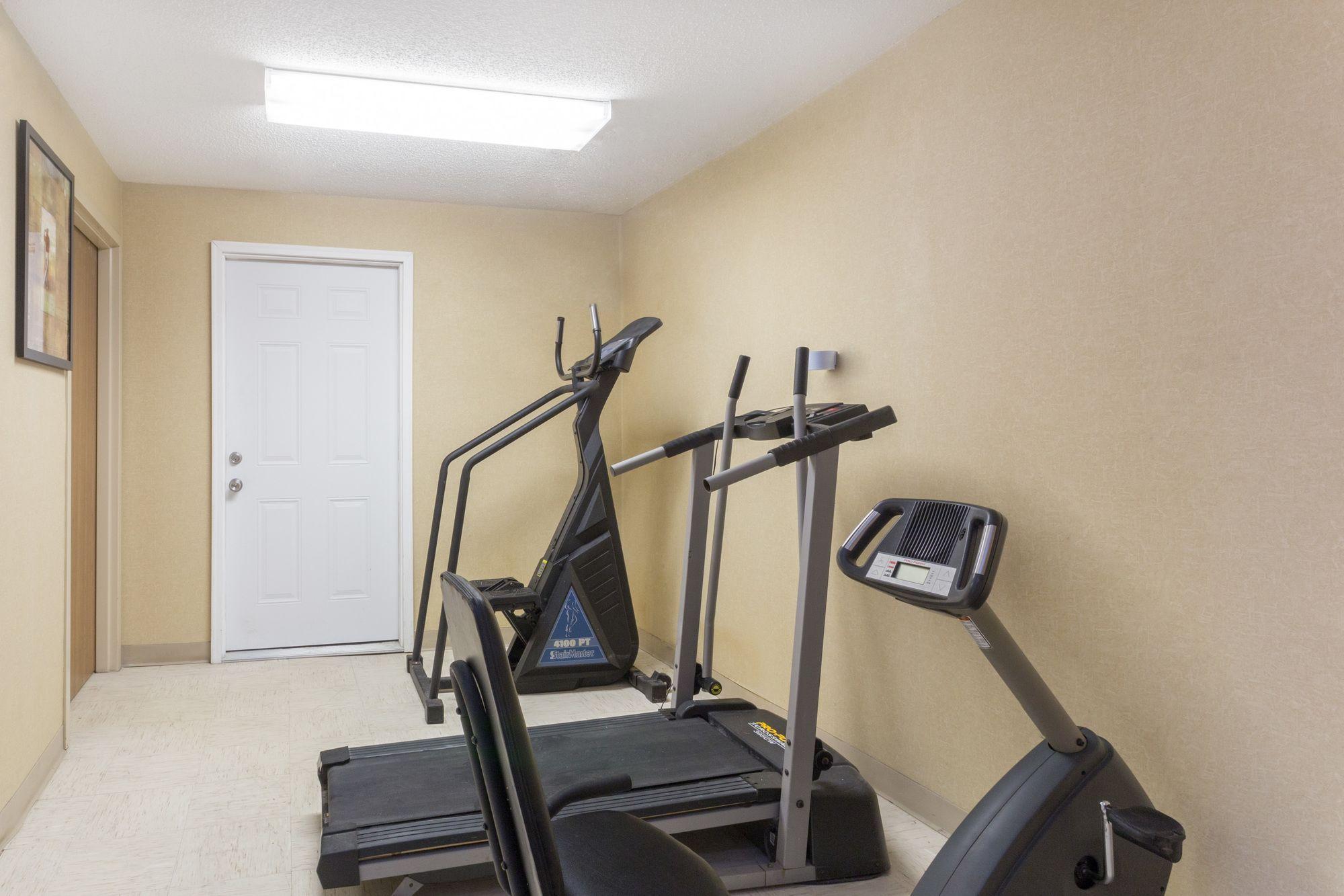 Gimnasio Microtel Inn & Suites by Wyndham Brunswick North