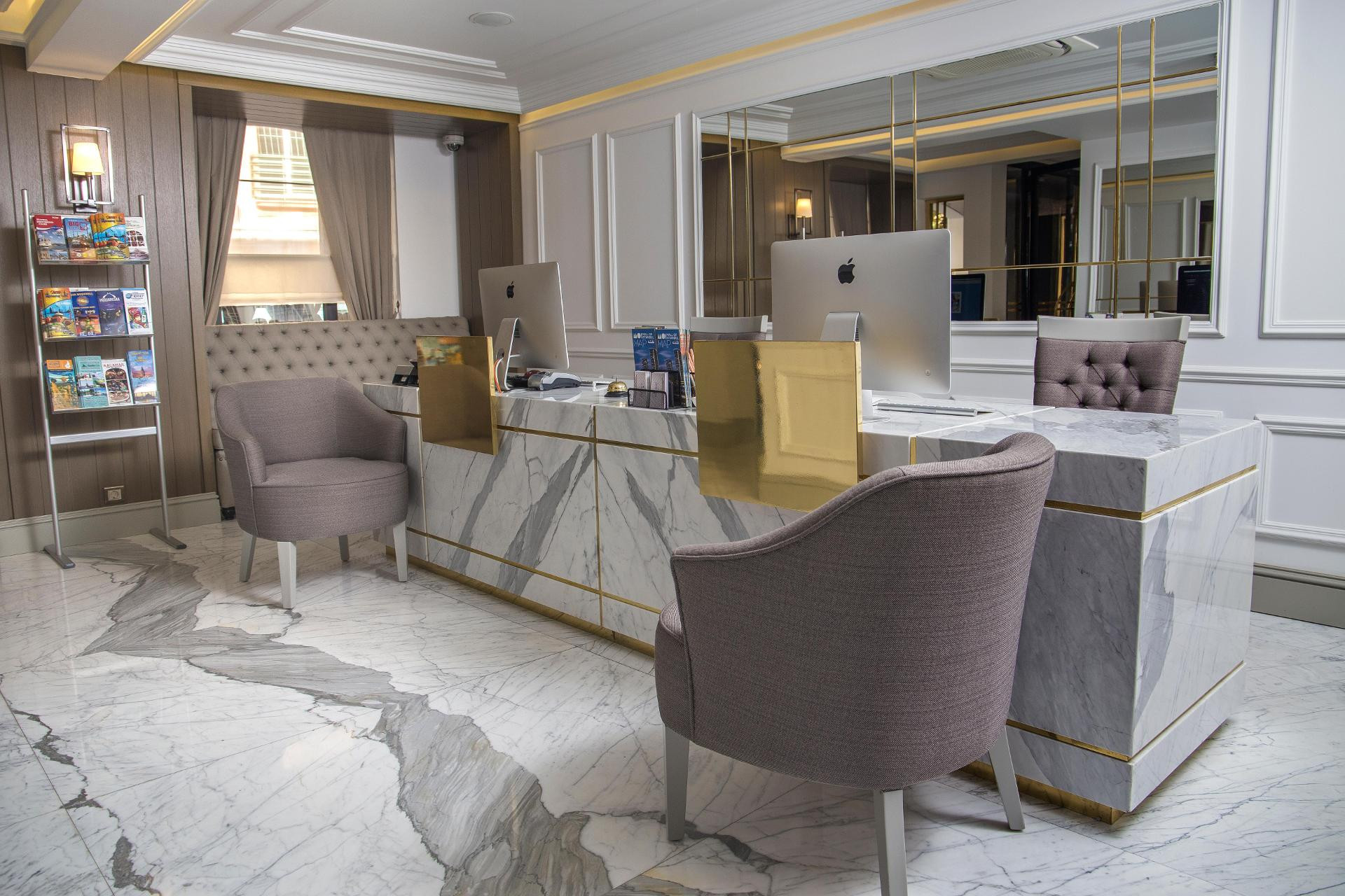 Vista Lobby Hotel Mina – Special Class