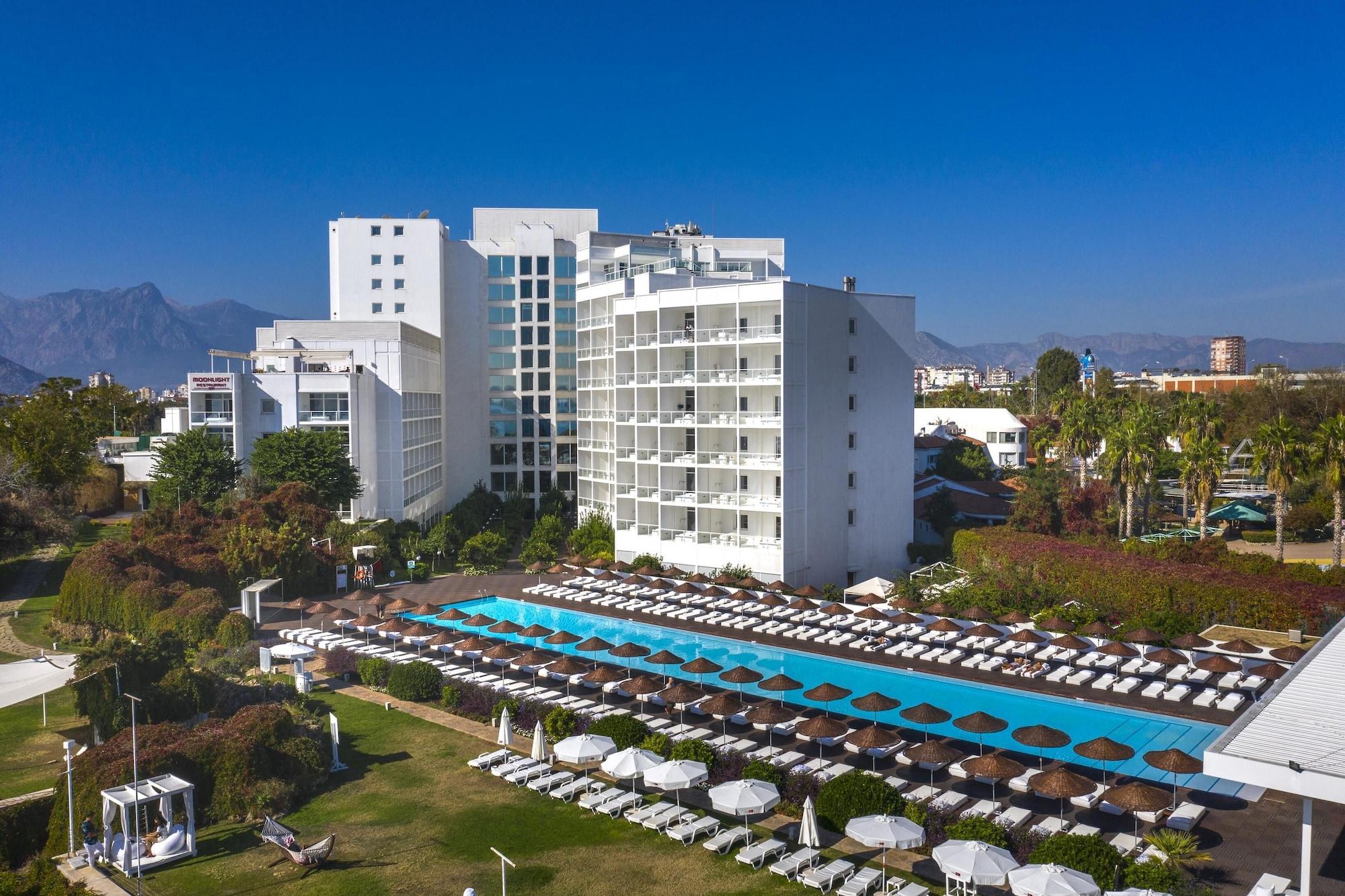 Vista Exterior Hotel SU & Aqualand