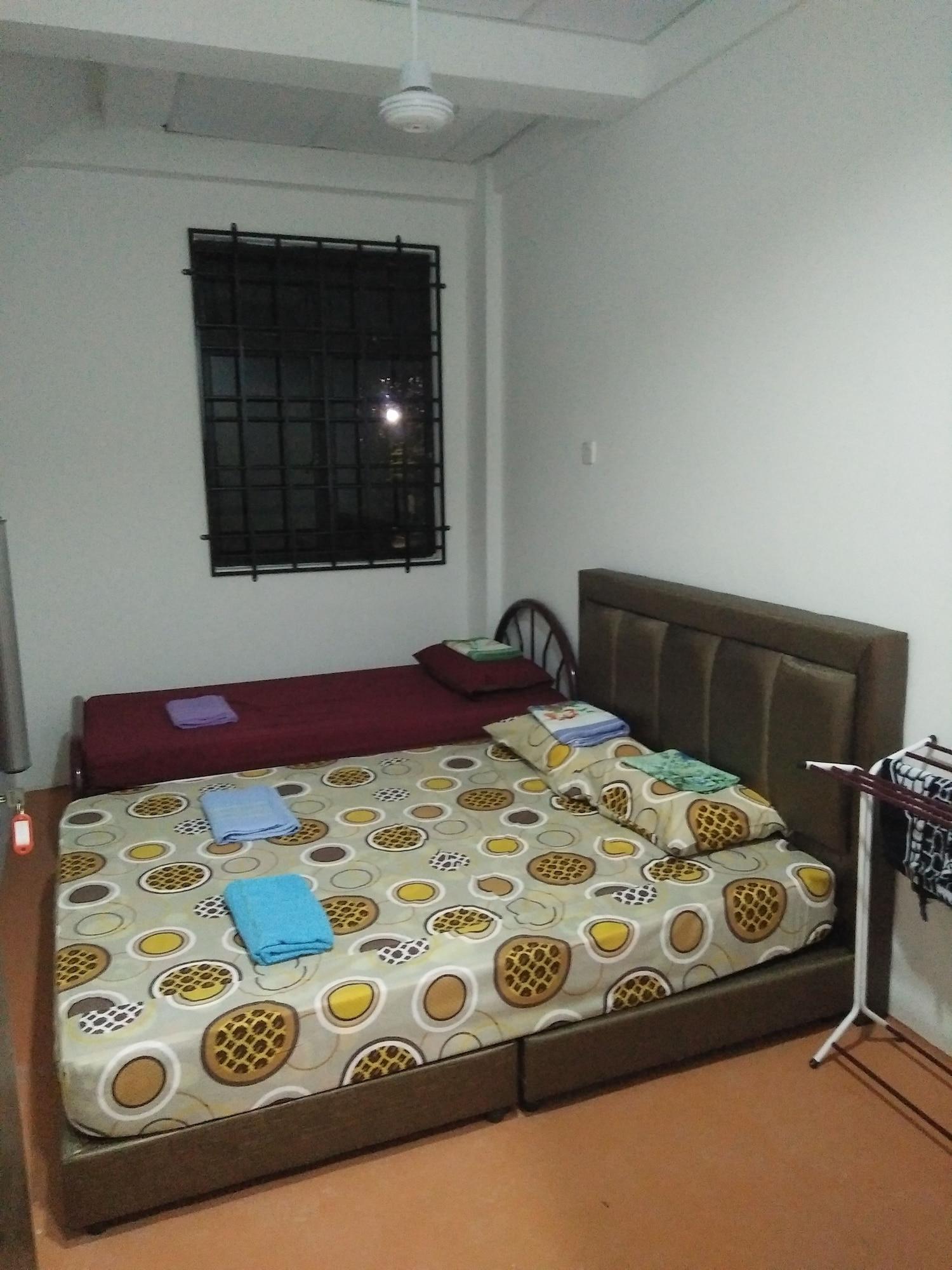 Varios Diyana Budget Hotel - Hostel