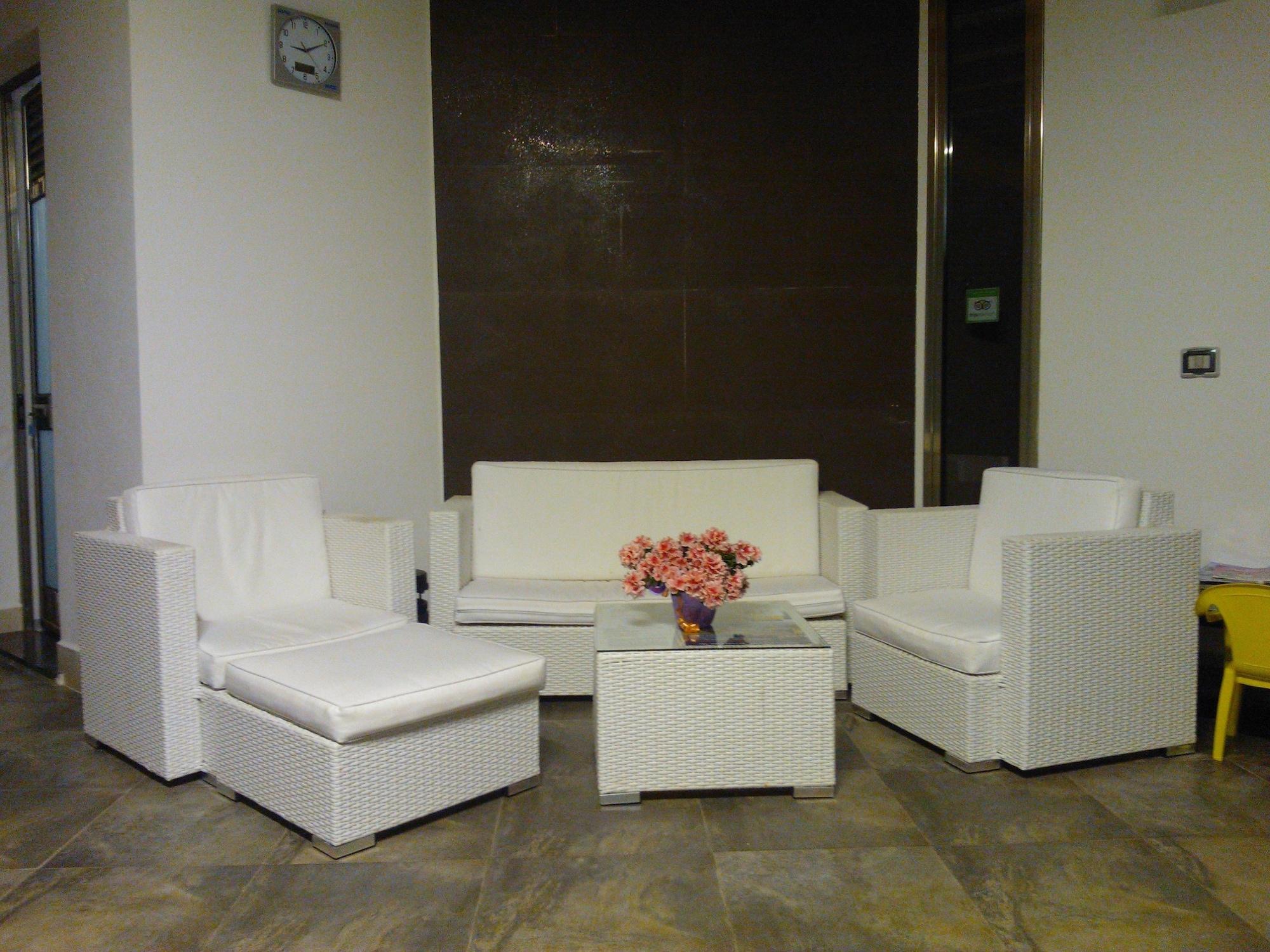 Vista Lobby B&B Resort Torrefano