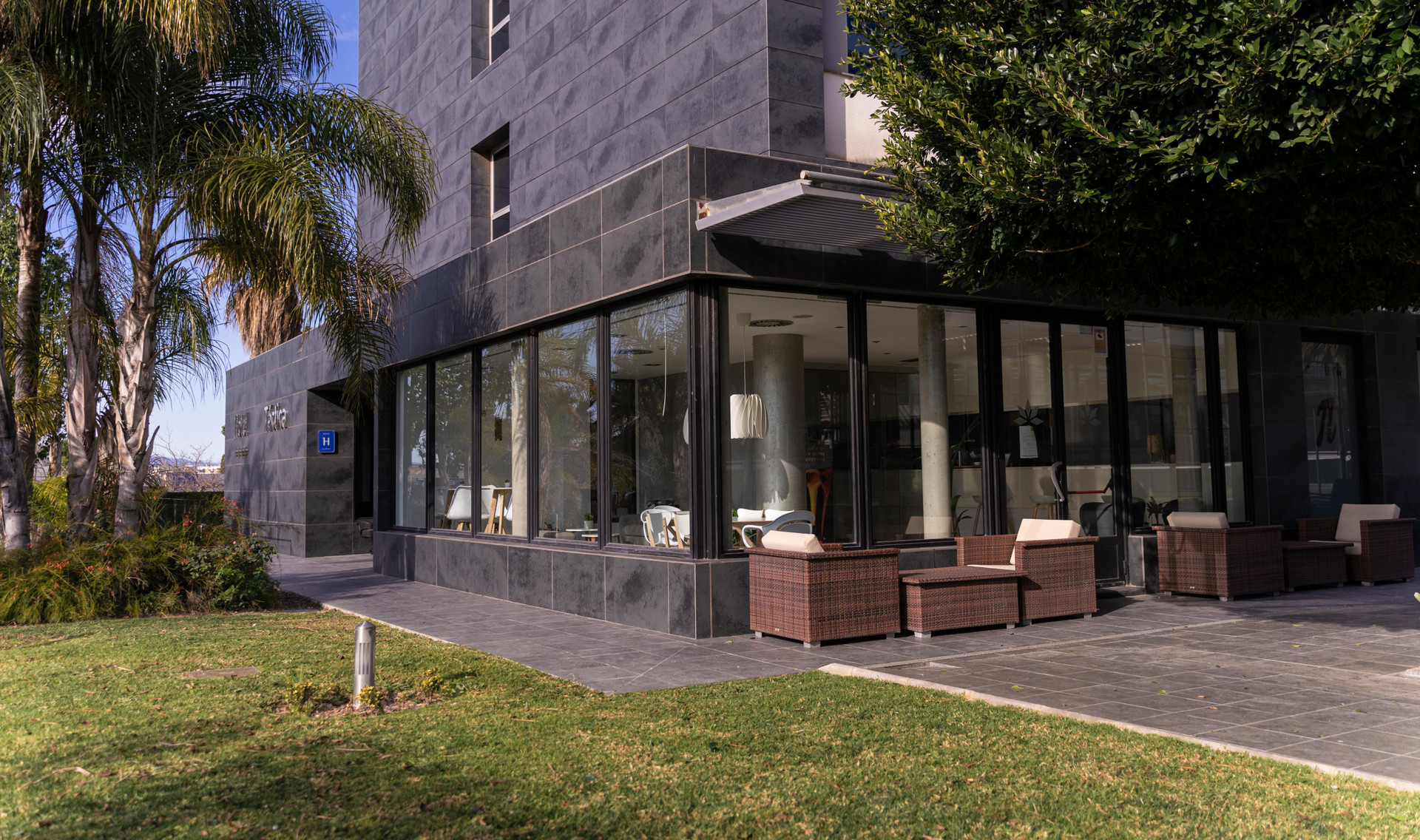 Varios Azz Hotel Tactica