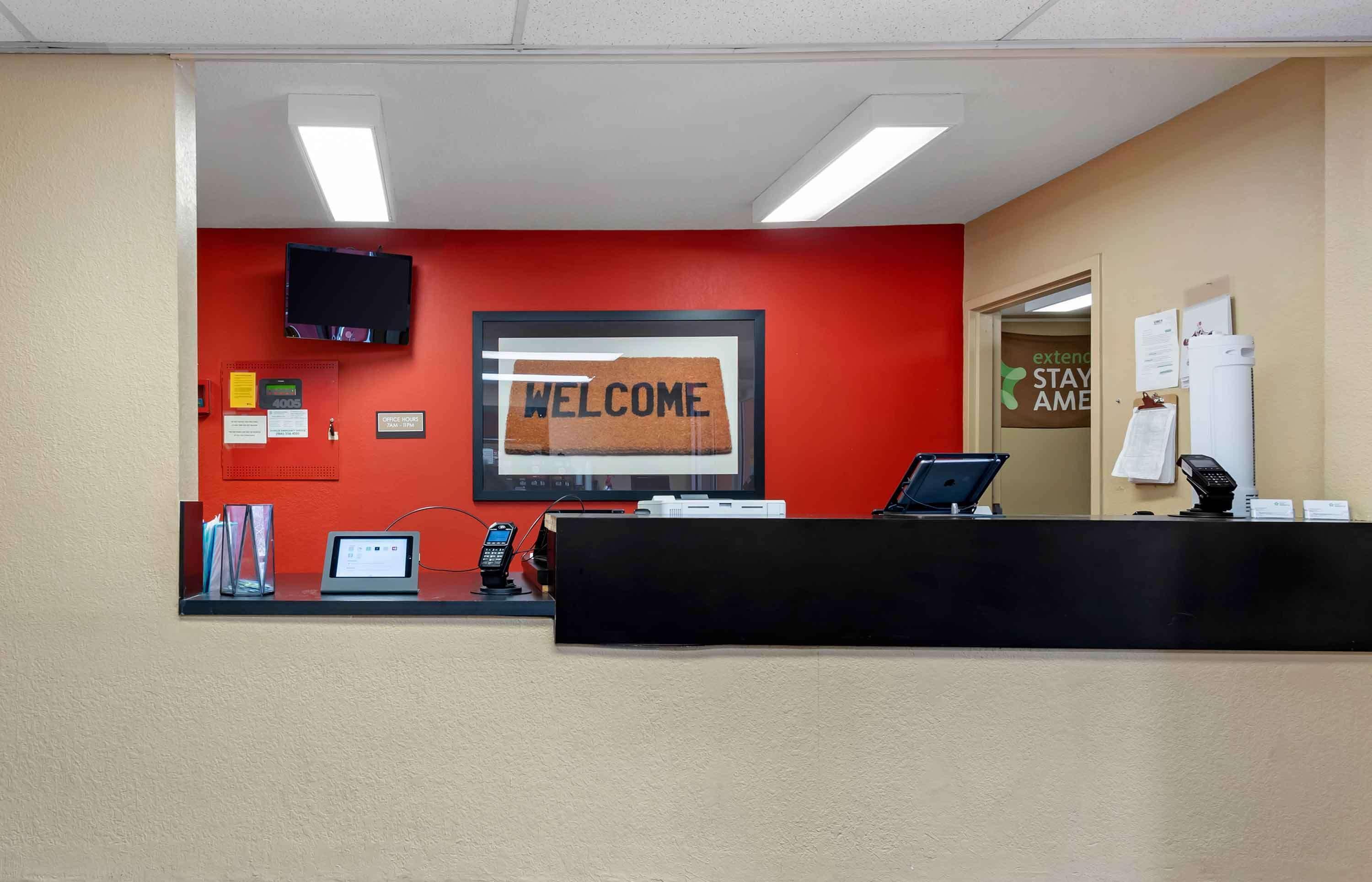 Vista Lobby Extended Stay America Suites Rochester Greece