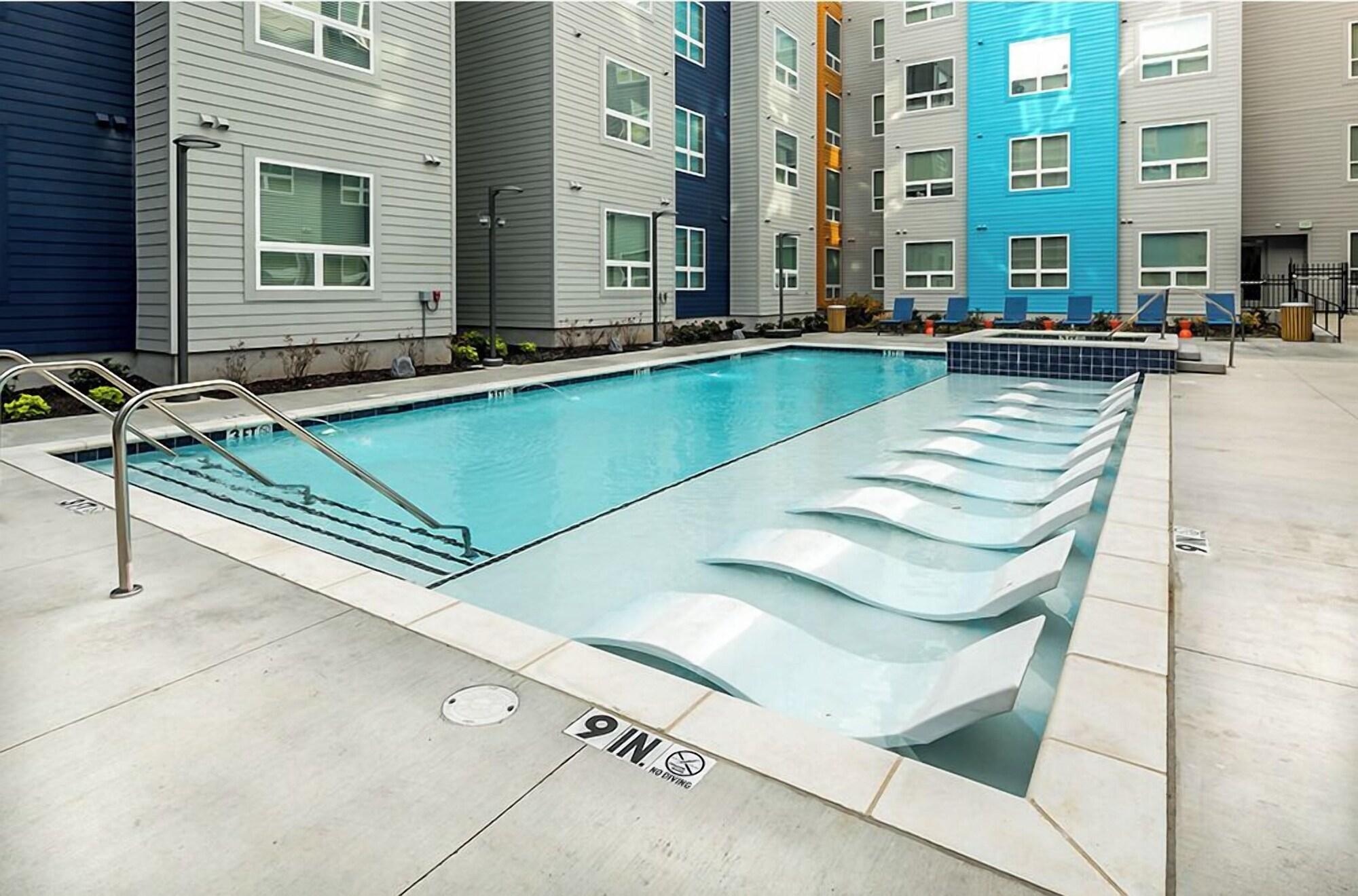 Varios Landing Memphis