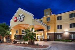 Alojamiento - Best Western Plus Monahans Inn & Suites
