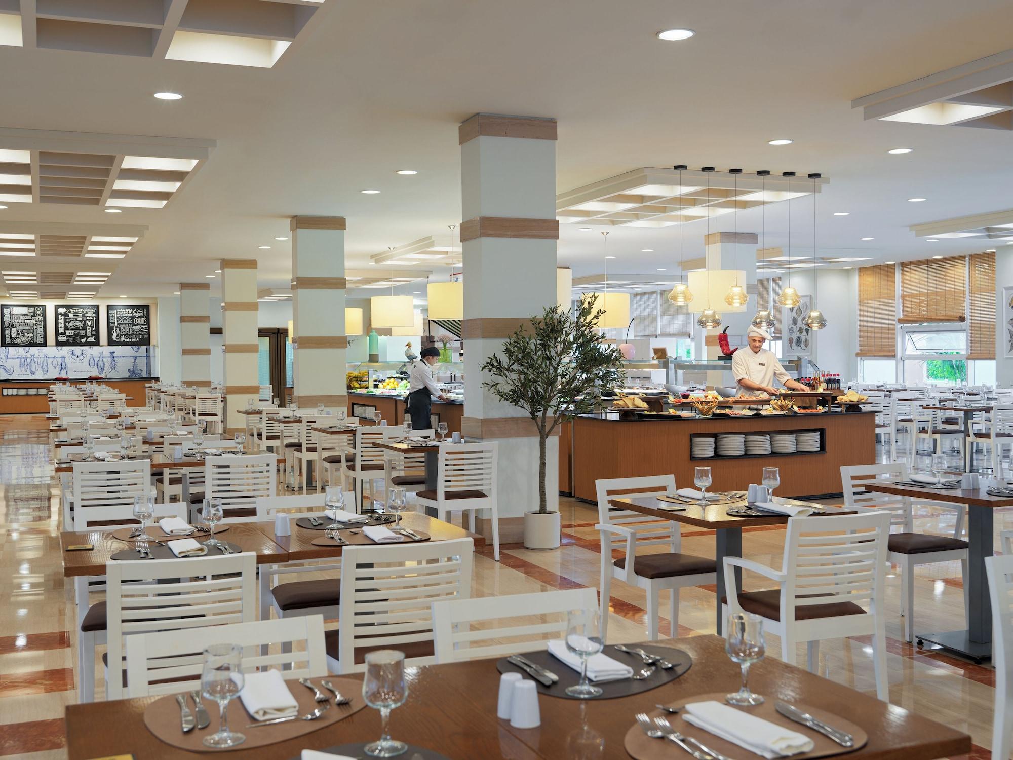Restaurant H10 Salauris Palace