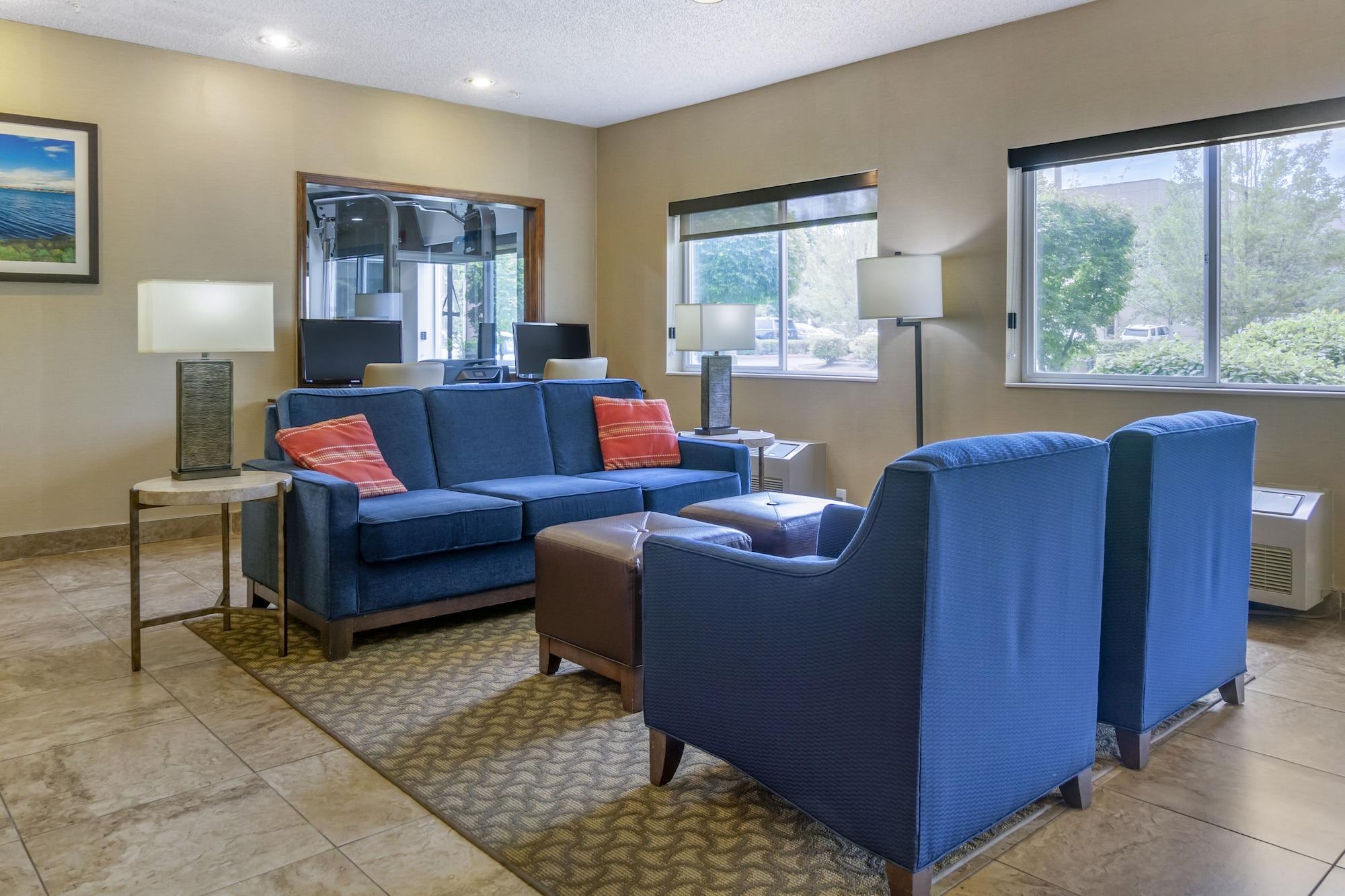 Vista Lobby Comfort Inn & Suites Bothell - Seattle North