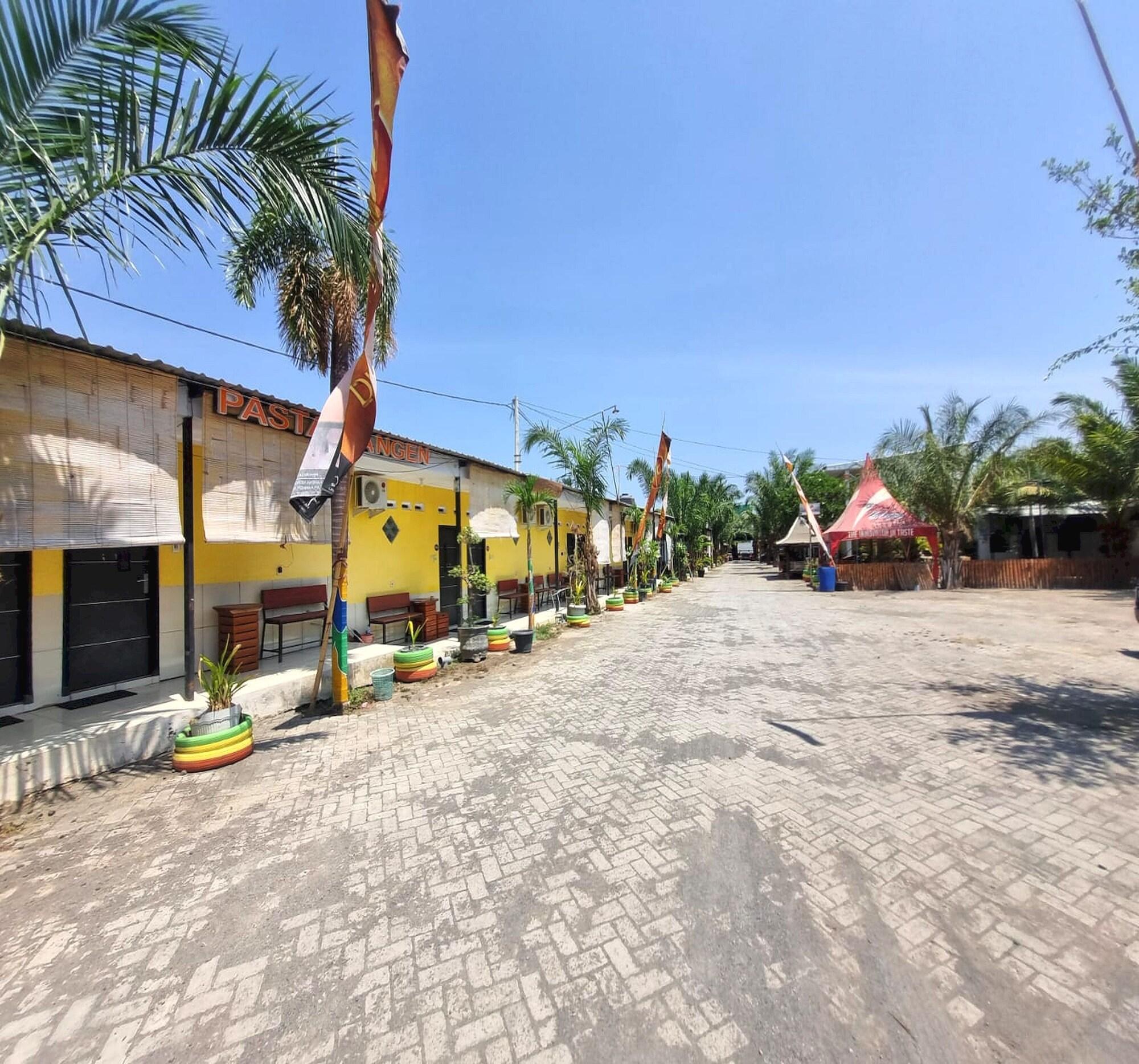 Varios Hotel O New Asembagus 3