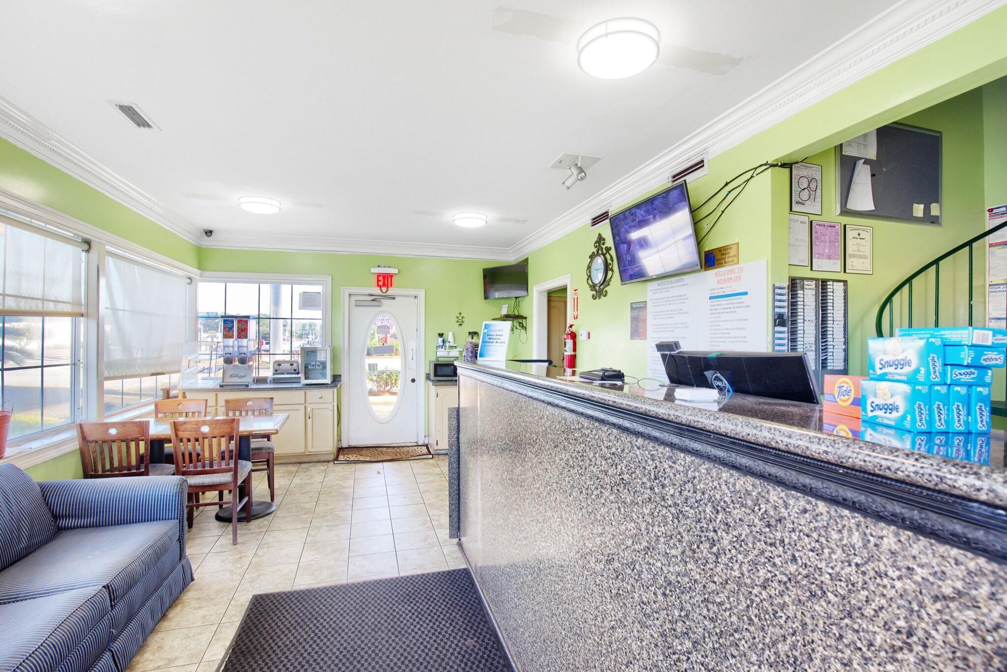 Vista Lobby Adams Inn