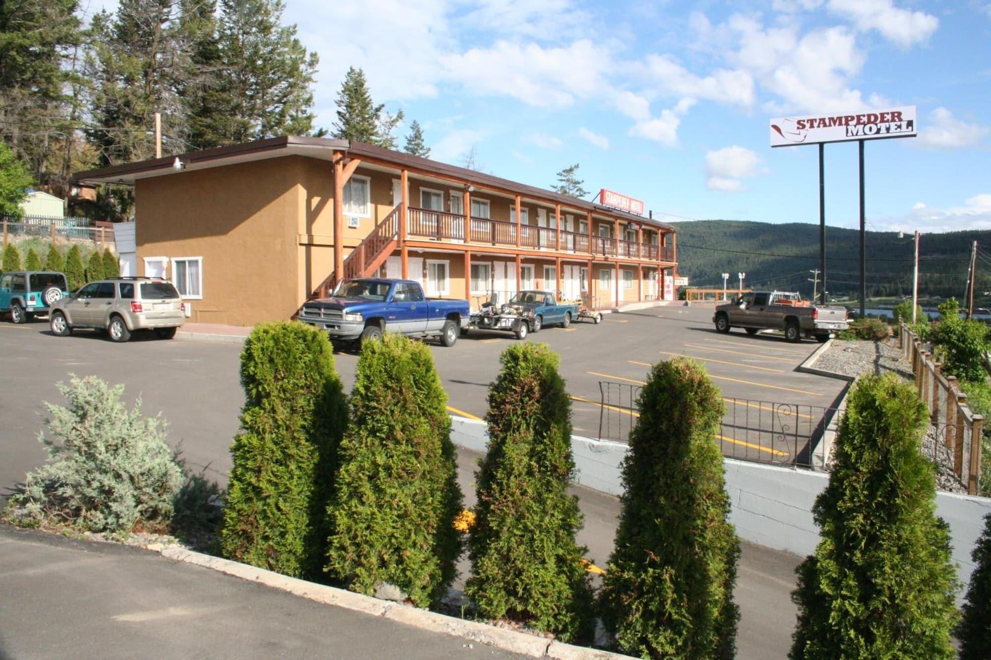 Vista Exterior Stampeder Motel