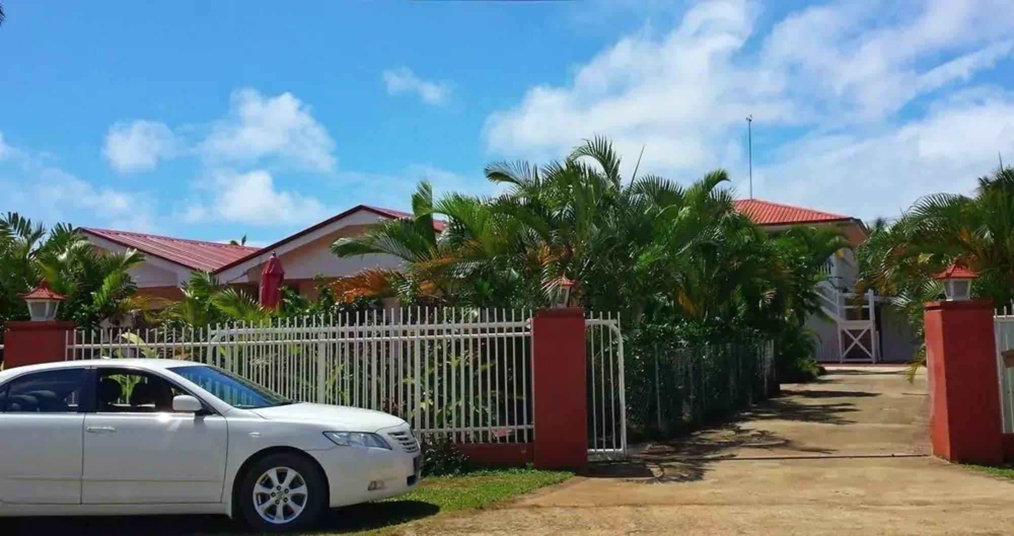 Vista Exterior The Tropical Villa