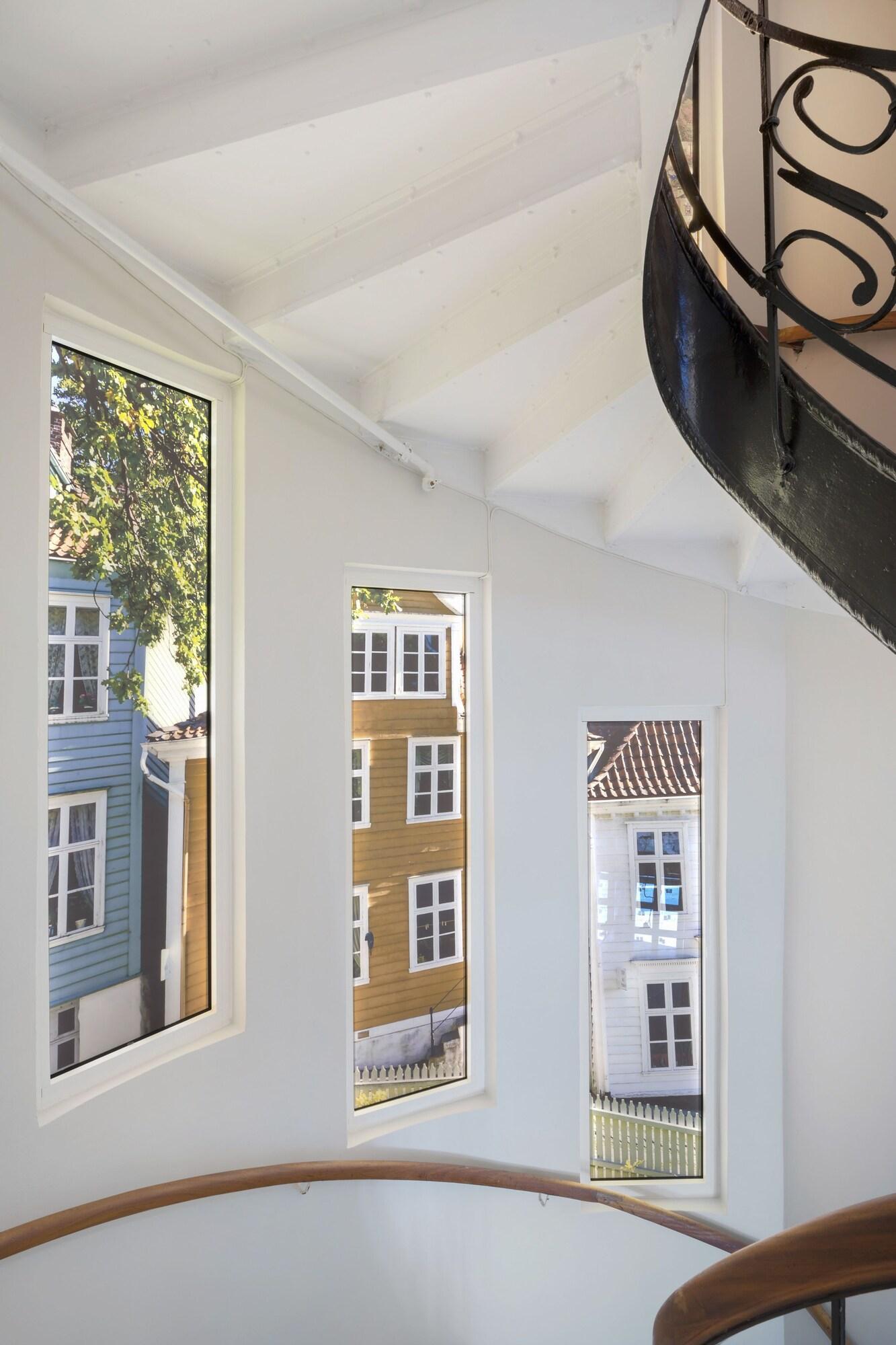 Vista Lobby Bergen Harbour Hotel, WorldHotels Crafted