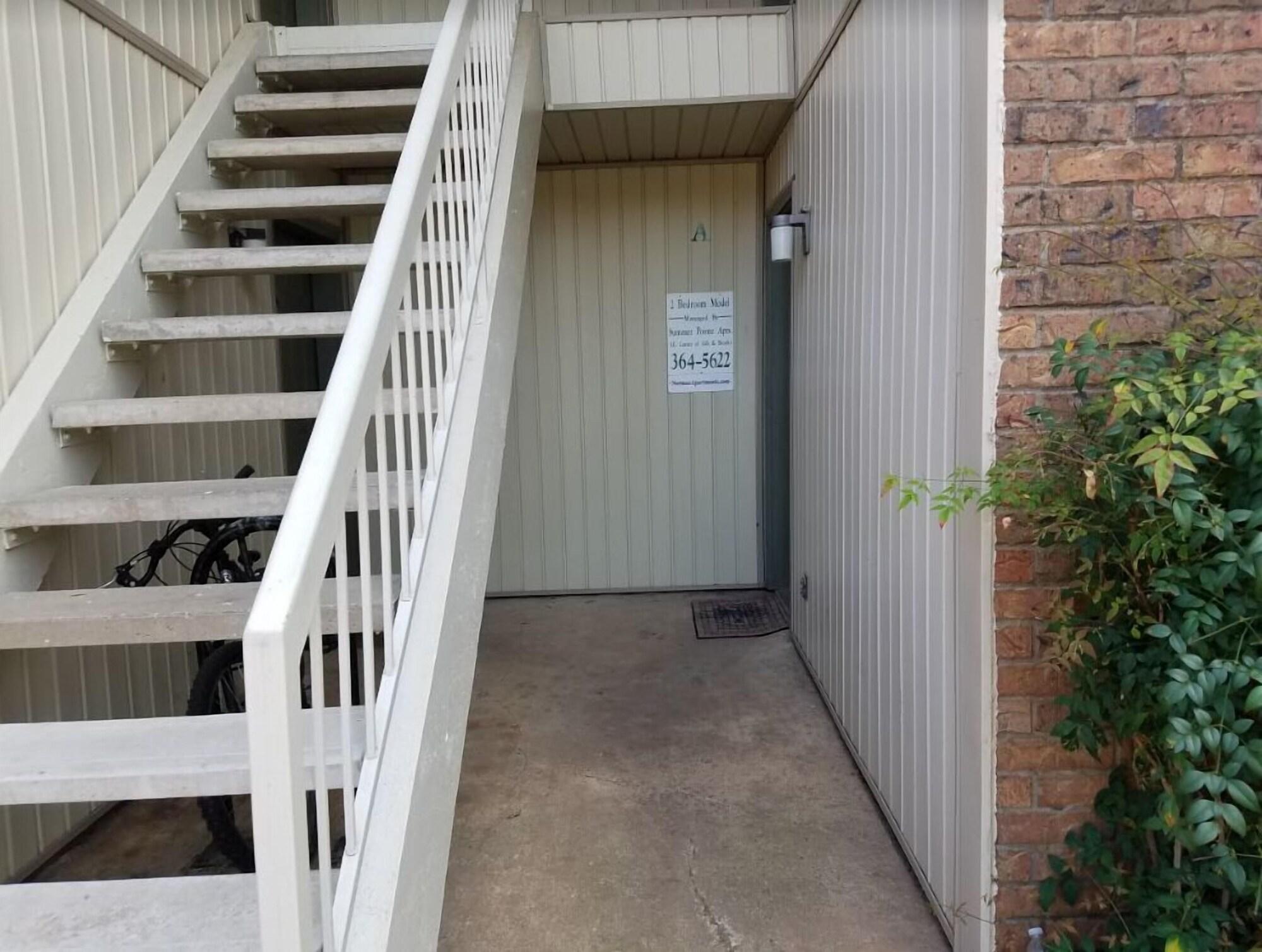 Varios OU-2 Bedroom 1 bath next OU