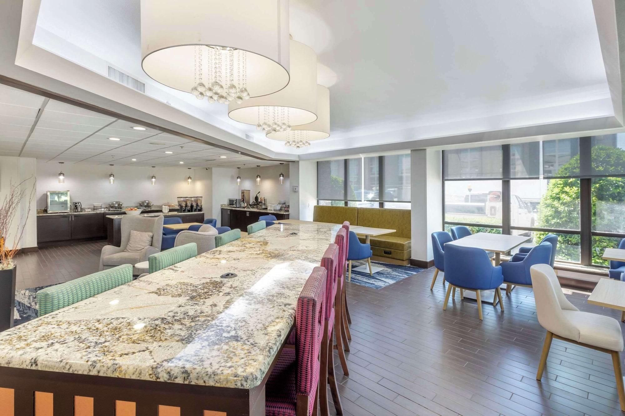 Restaurant Comfort Inn Dallas North Love Field Airport