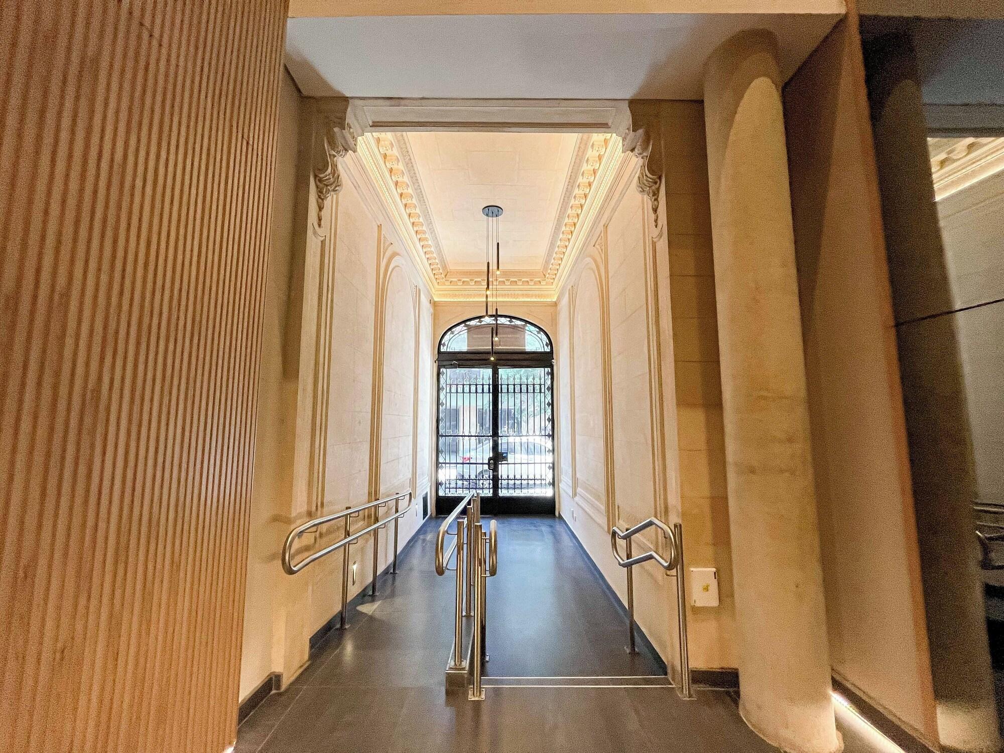 Vista Lobby Maison Thames by Argenhost