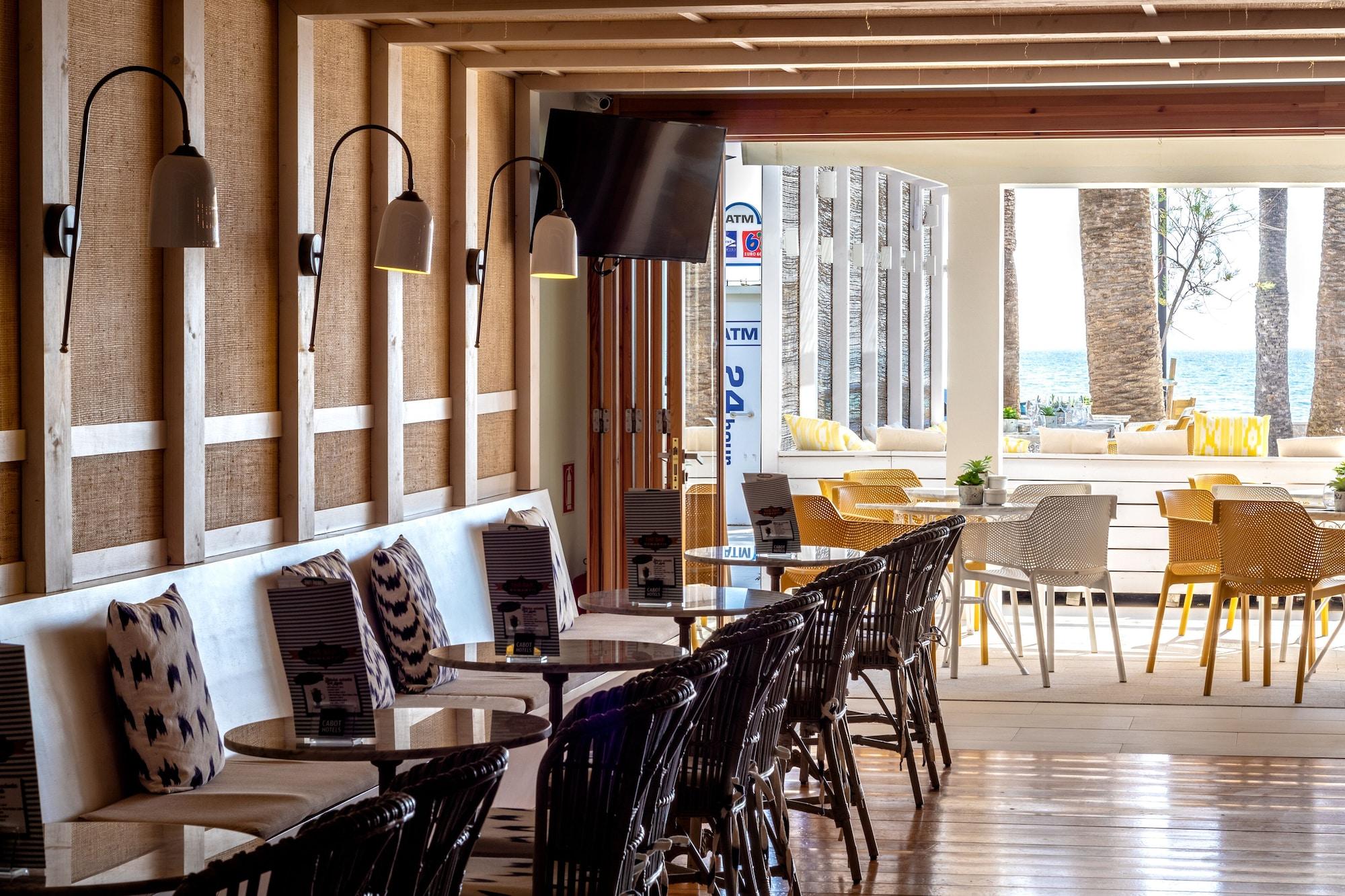 Bar/Salón Hotel Cabot Romantic - Adults Only