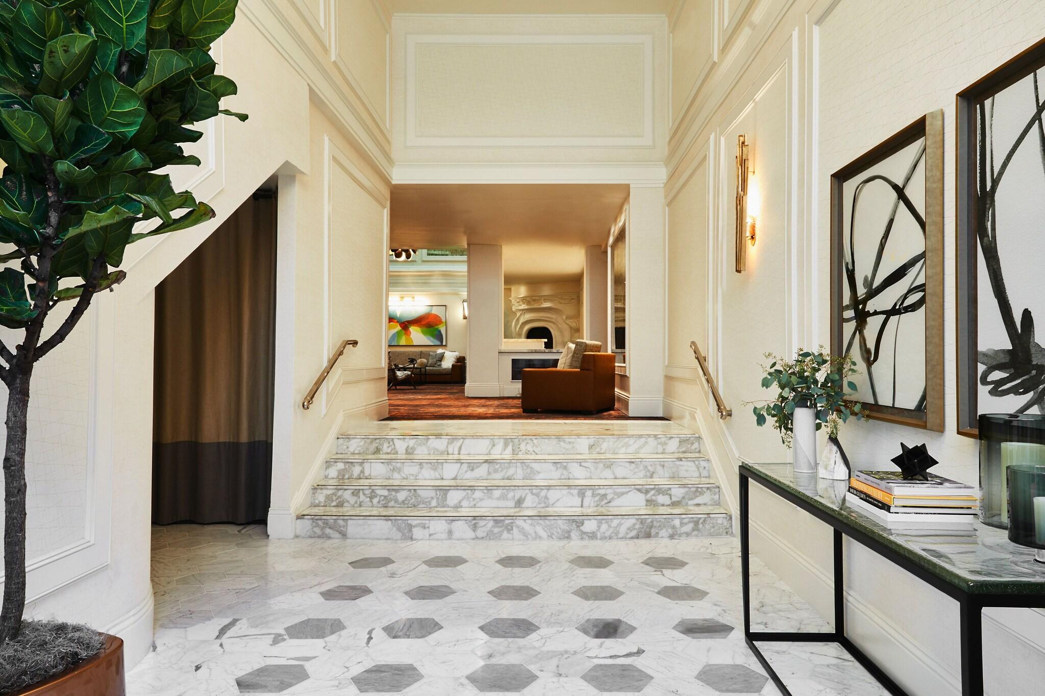 Vista Lobby Galleria Park Hotel
