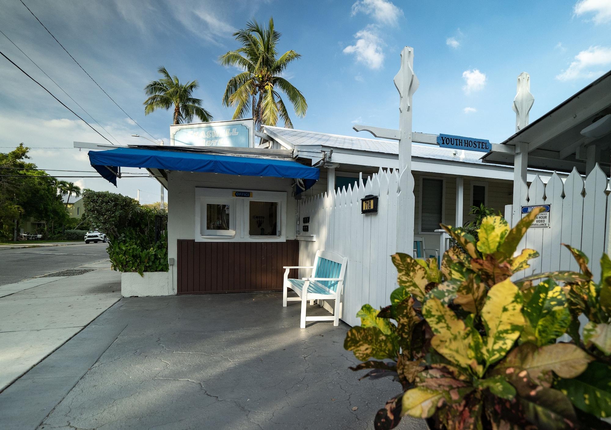 Vista Exterior Seashell Motel & Key West Hostel