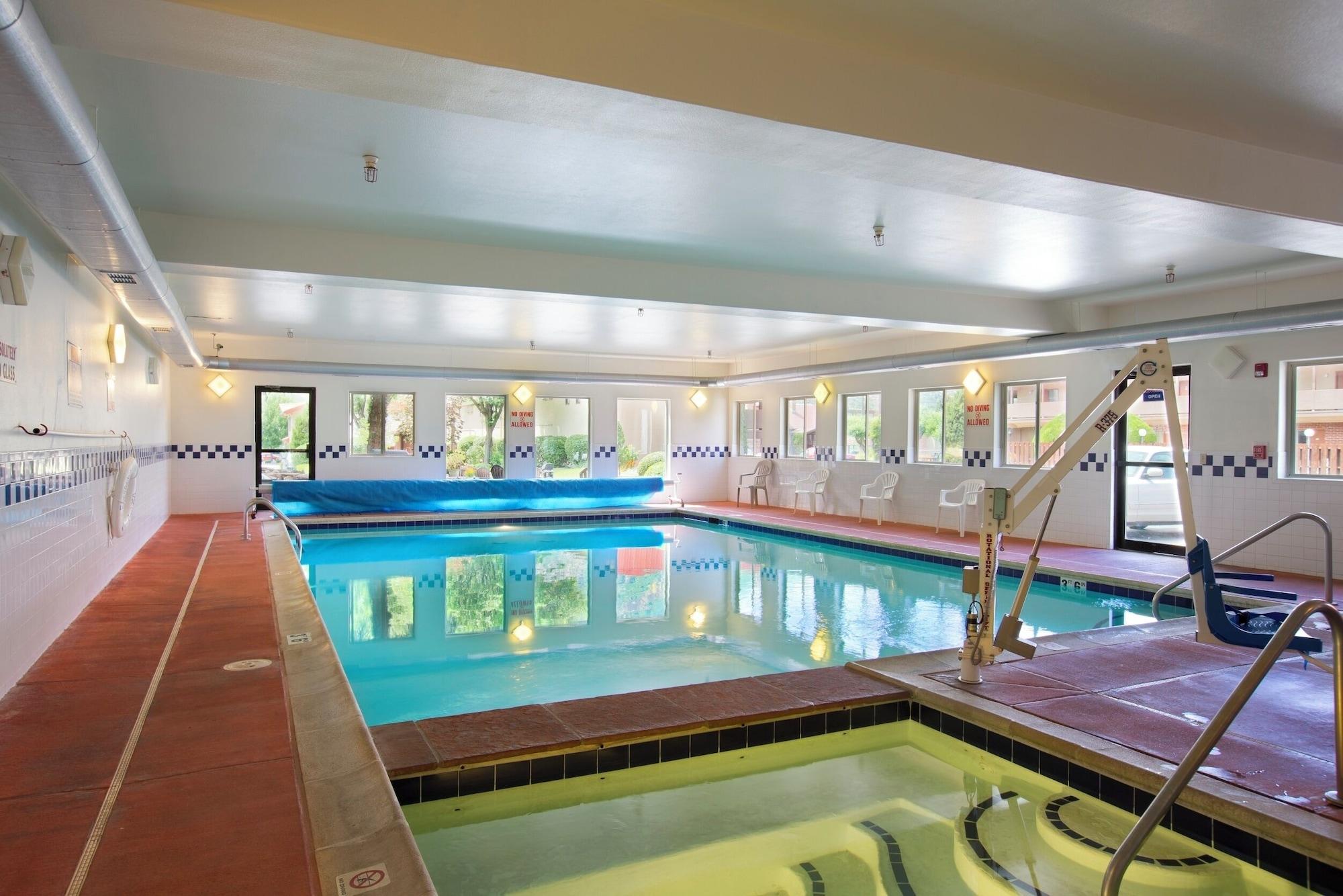 Varios Glenwood Springs Cedar Lodge