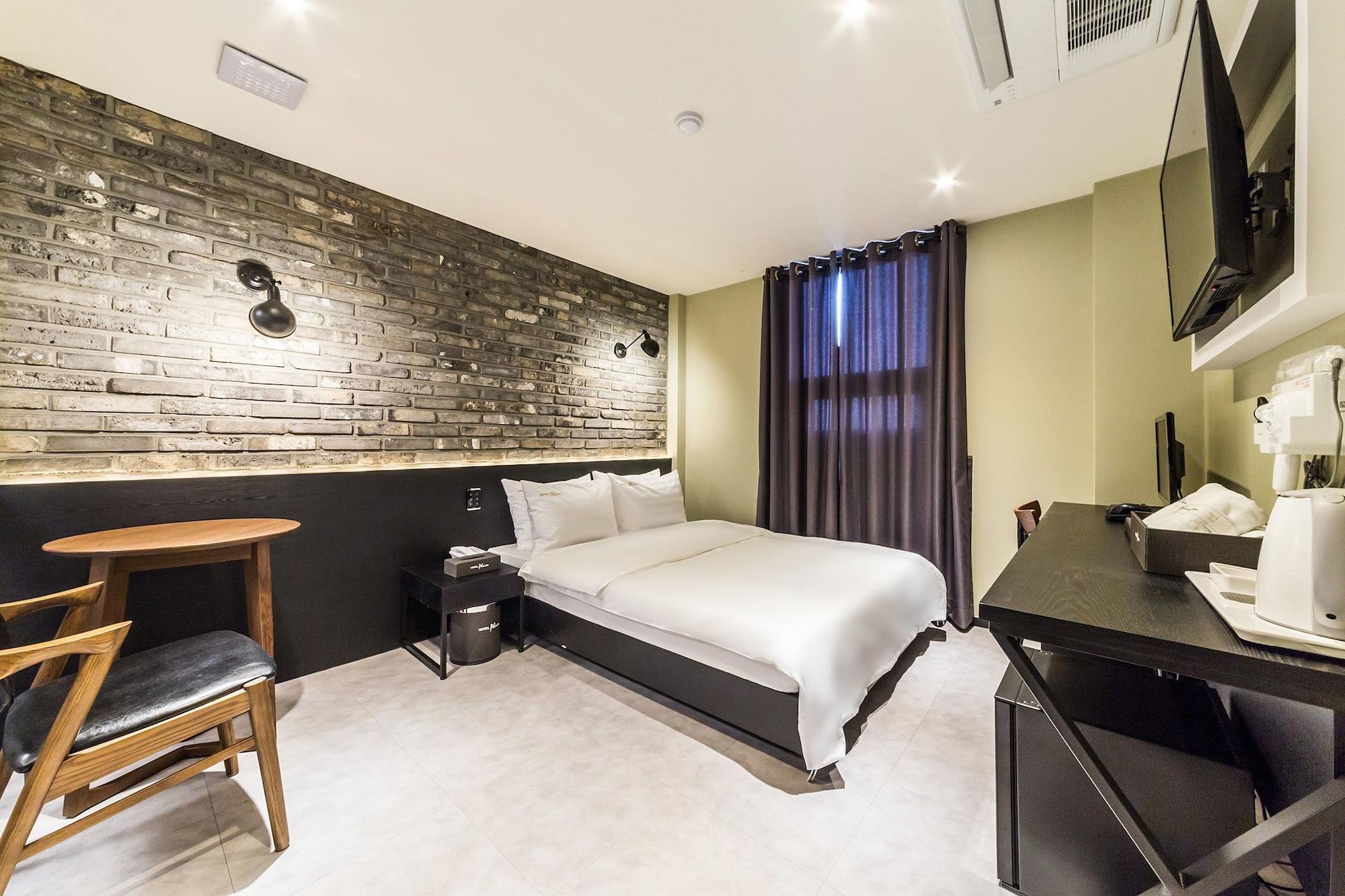 Varios Hotel Plum