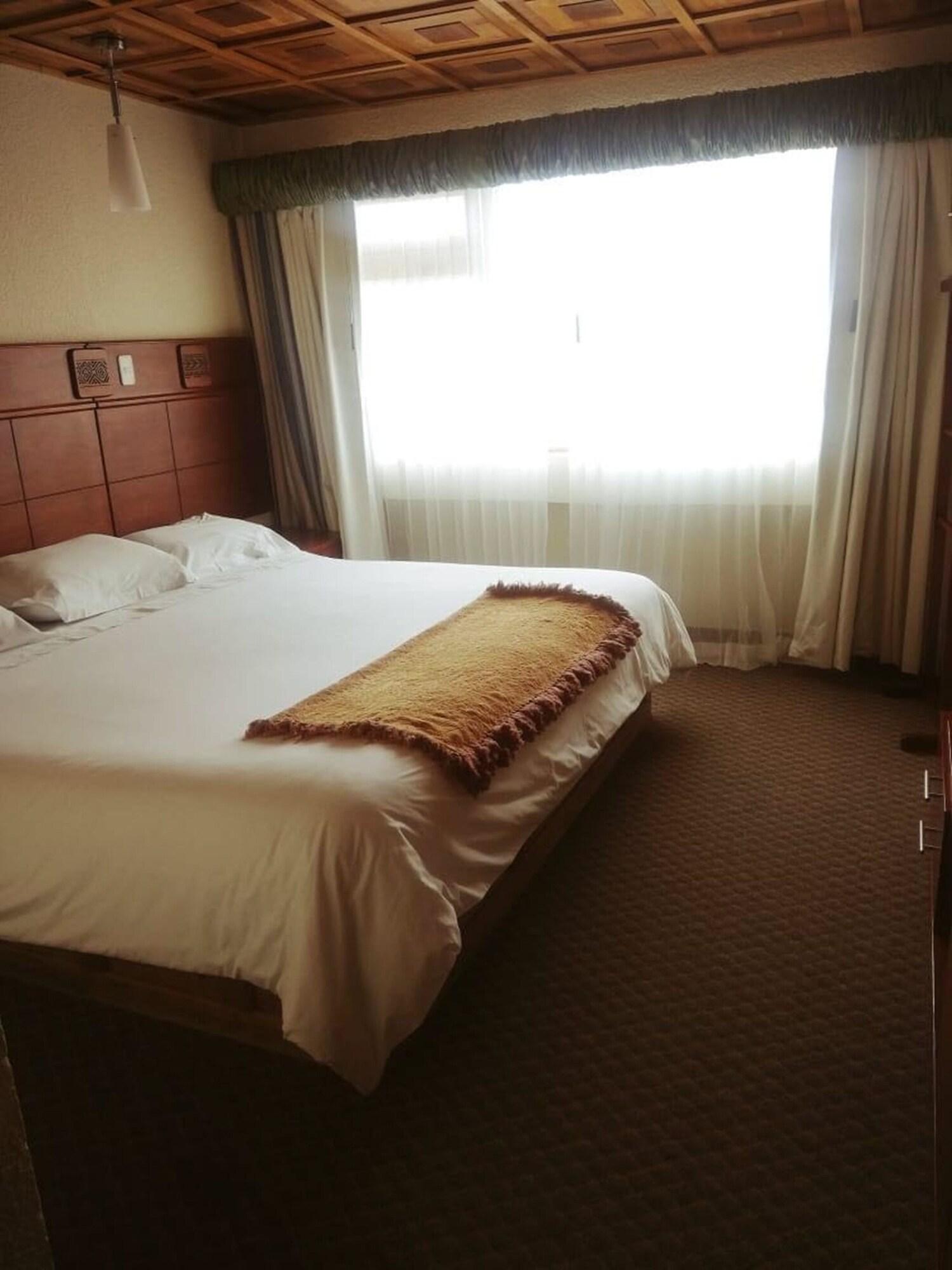 Varios Hotel Zeus