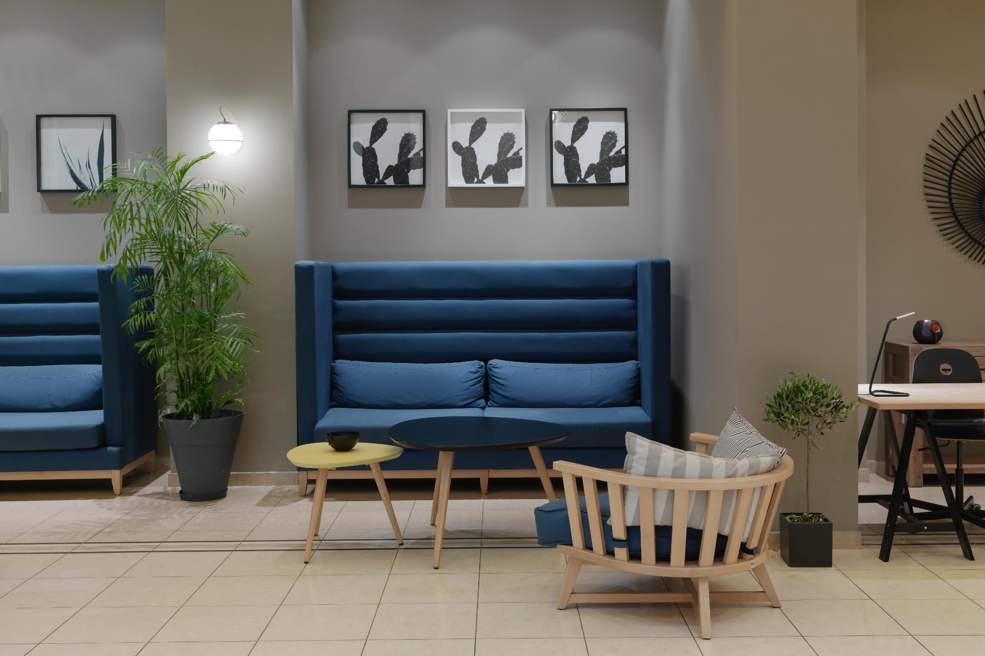 Vista Lobby Avra