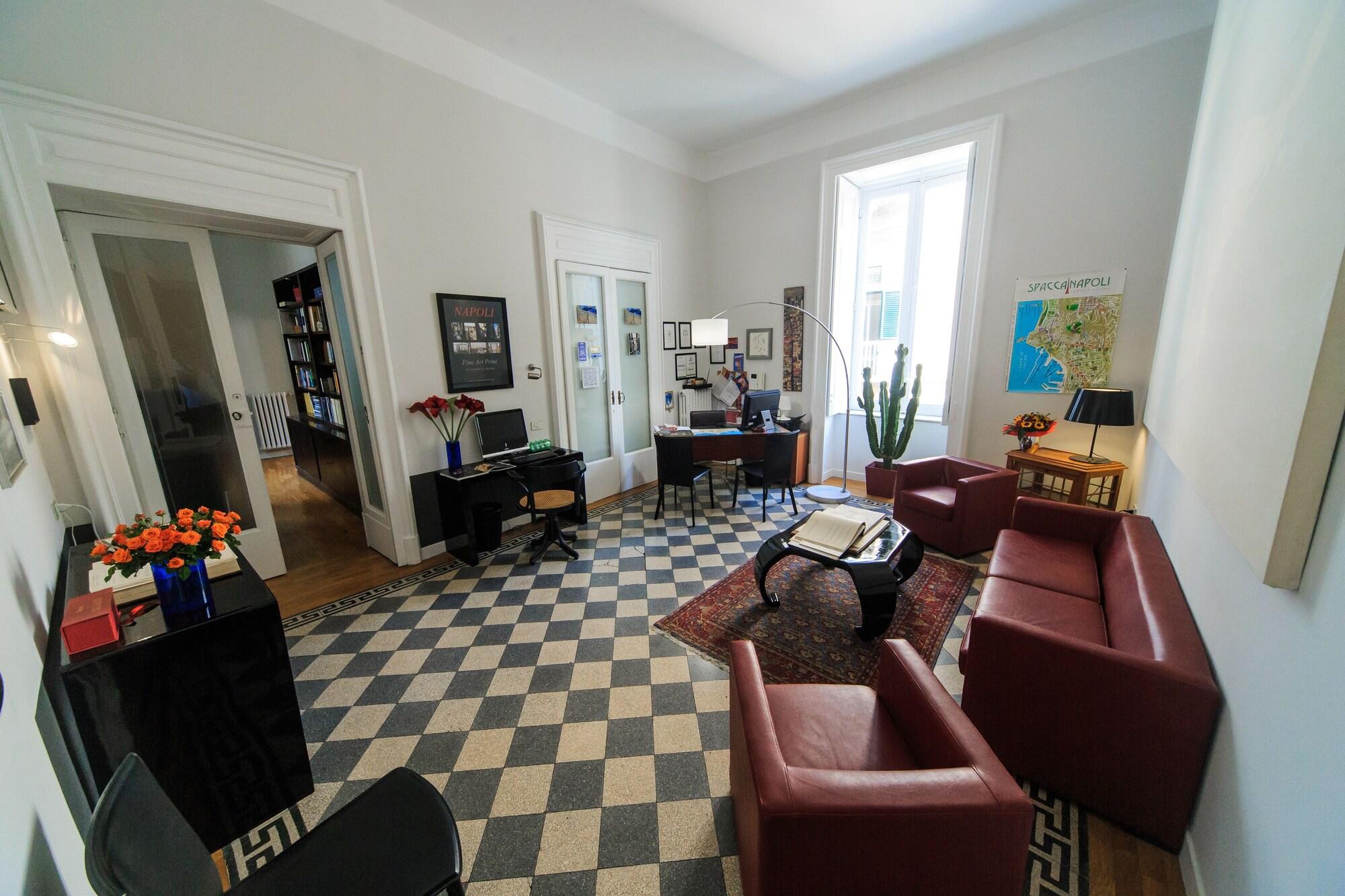 Vista Lobby SpaccaNapoli Comfort Suites