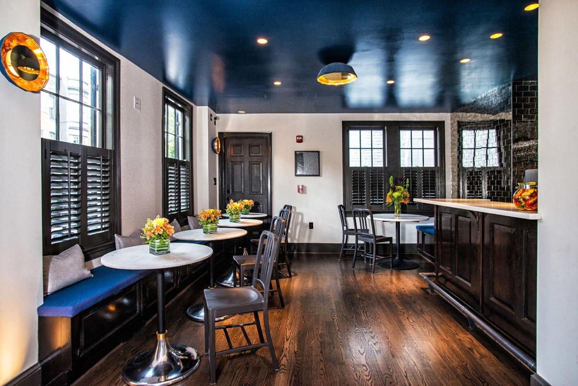 Bar/Salón The Poppy Georgetown