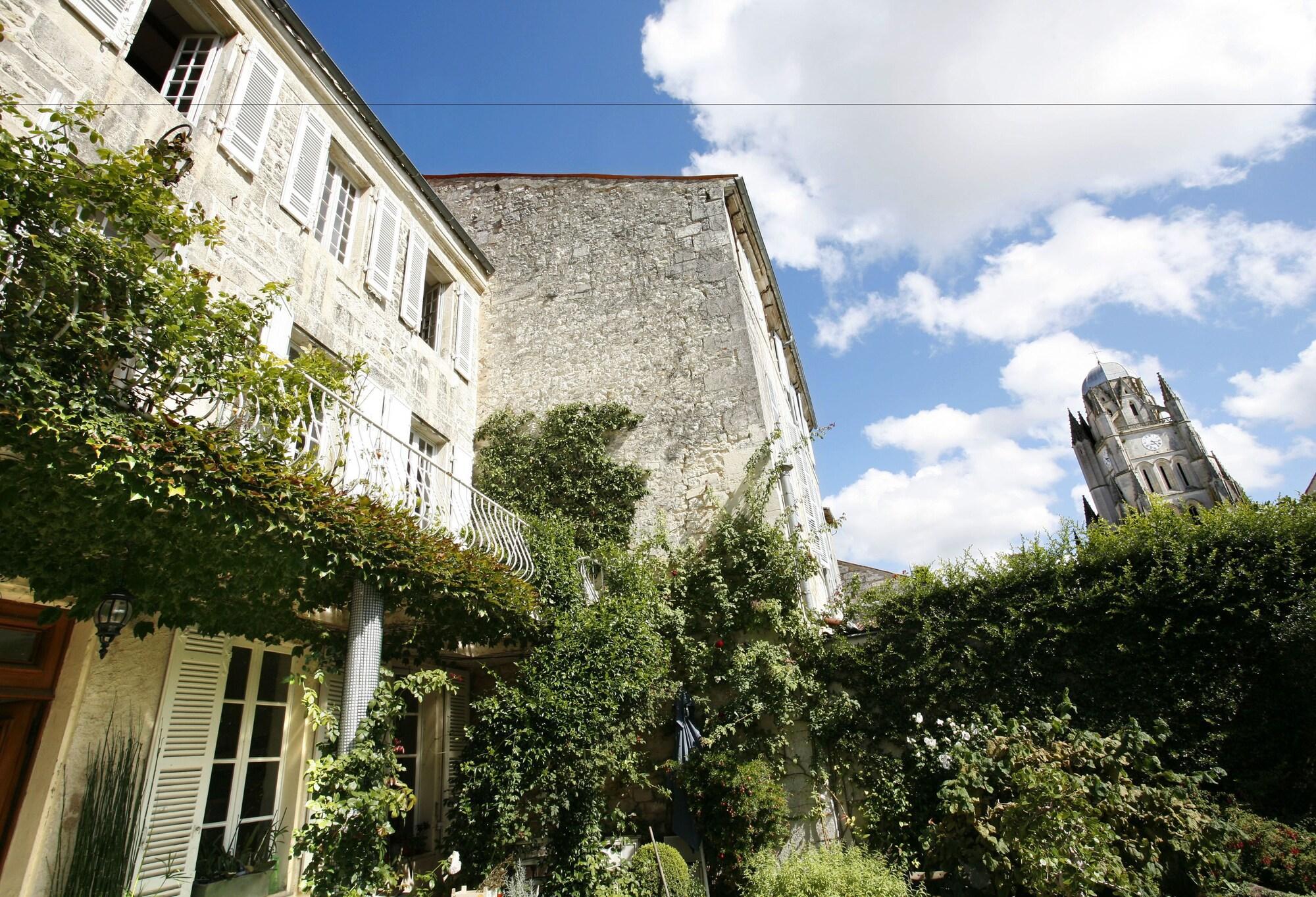 Vista Exterior La Porte Rouge - The Red Door Inn Chambres d'Hotes